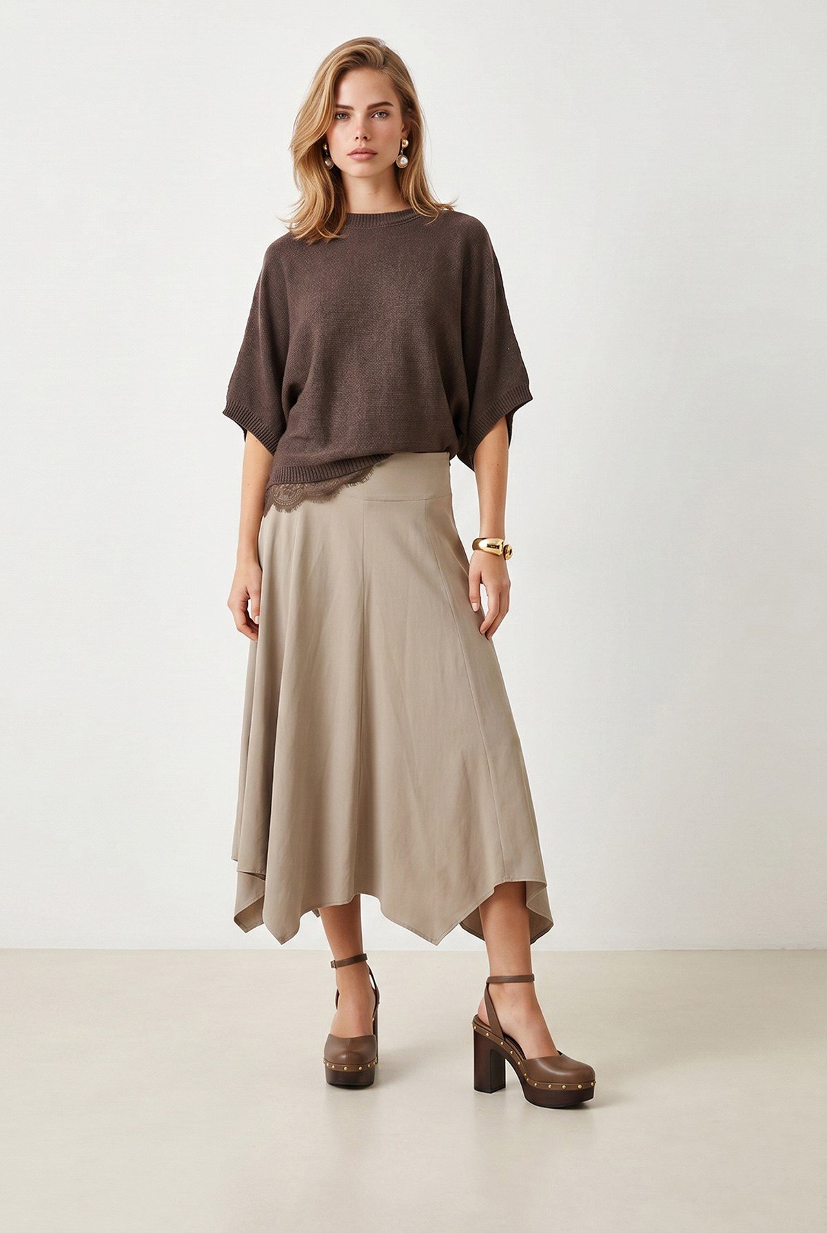 Bisiklet Yaka Dantel Detaylı Loose Fit Triko Bluz Kahverengi