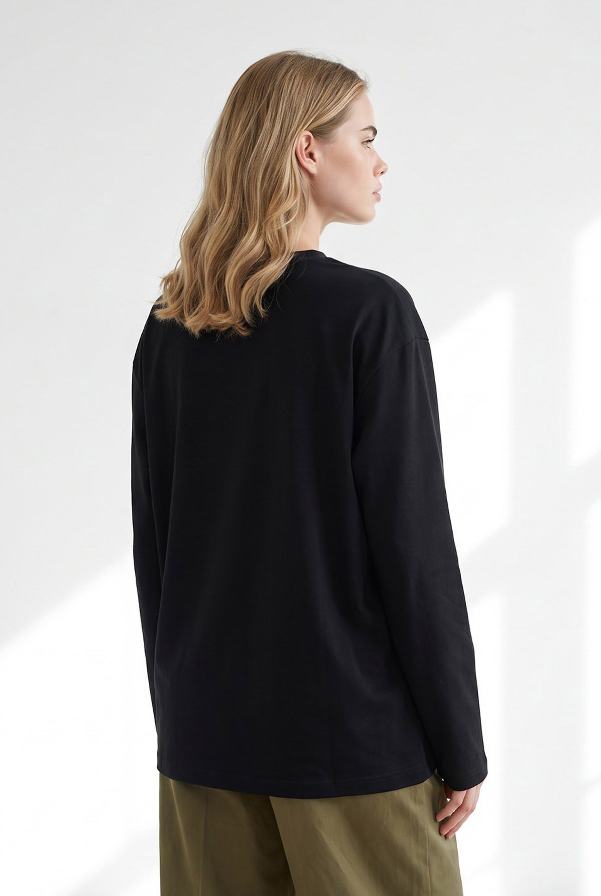 Bisiklet Yaka Modal Tuşeli Dökümlü Basic Sweatshirt Siyah