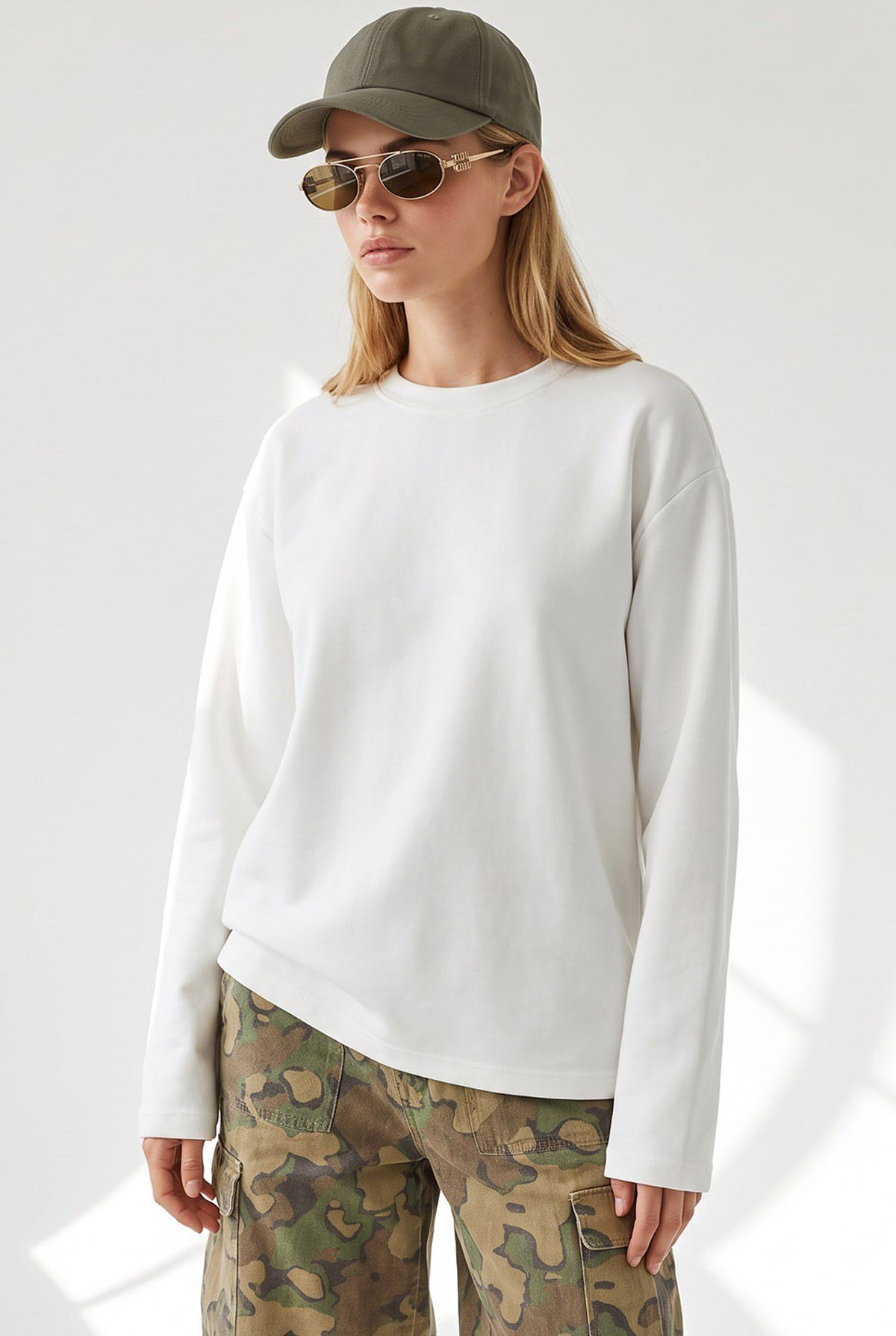Bisiklet Yaka Modal Tuşeli Dökümlü Basic Sweatshirt Beyaz