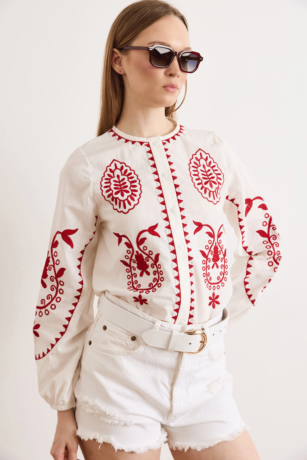 Bisiklet Yaka Nakışlı Boho Pamuk Gömlek Beyaz Kırmızı
