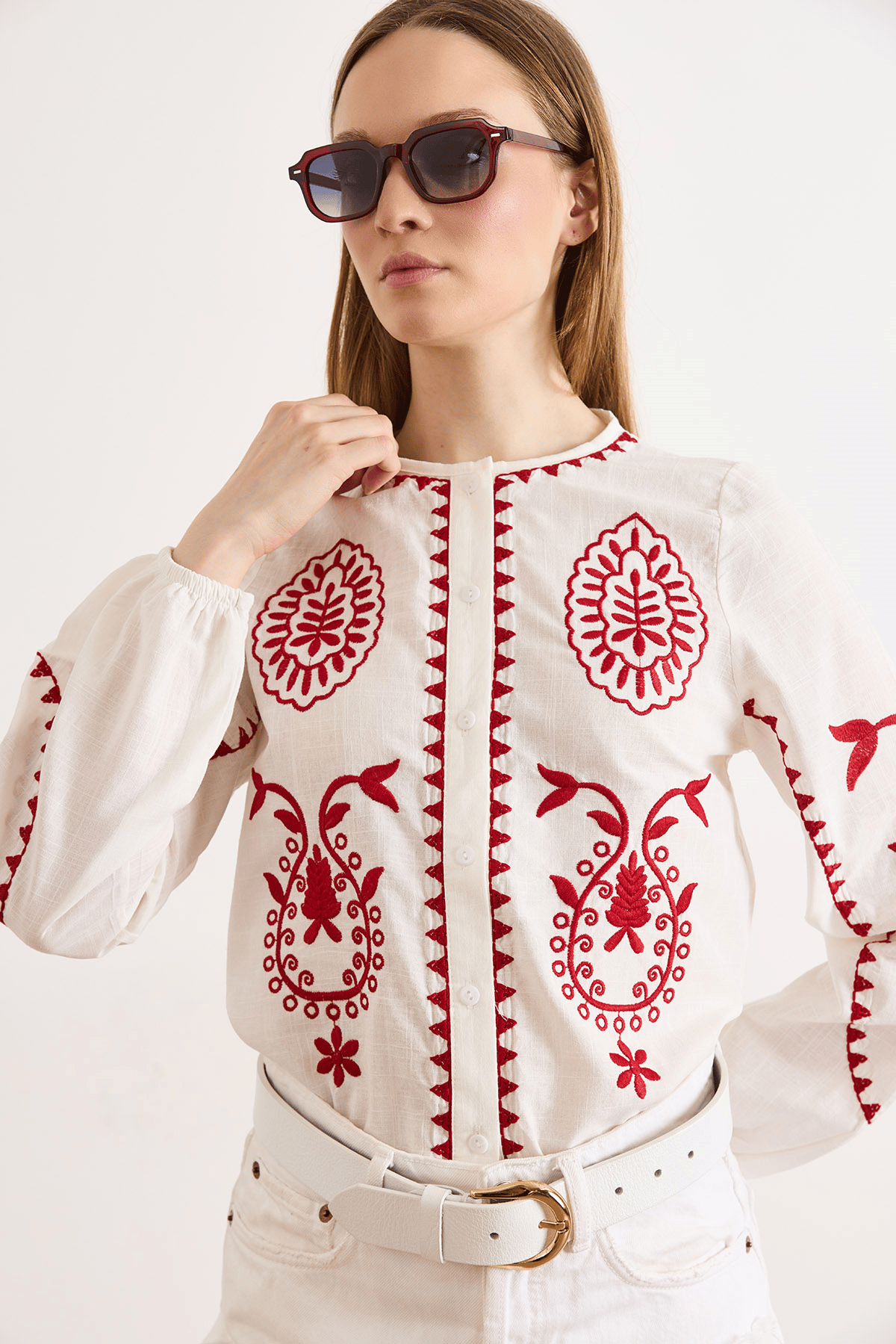 Bisiklet Yaka Nakışlı Boho Pamuk Gömlek Beyaz Kırmızı