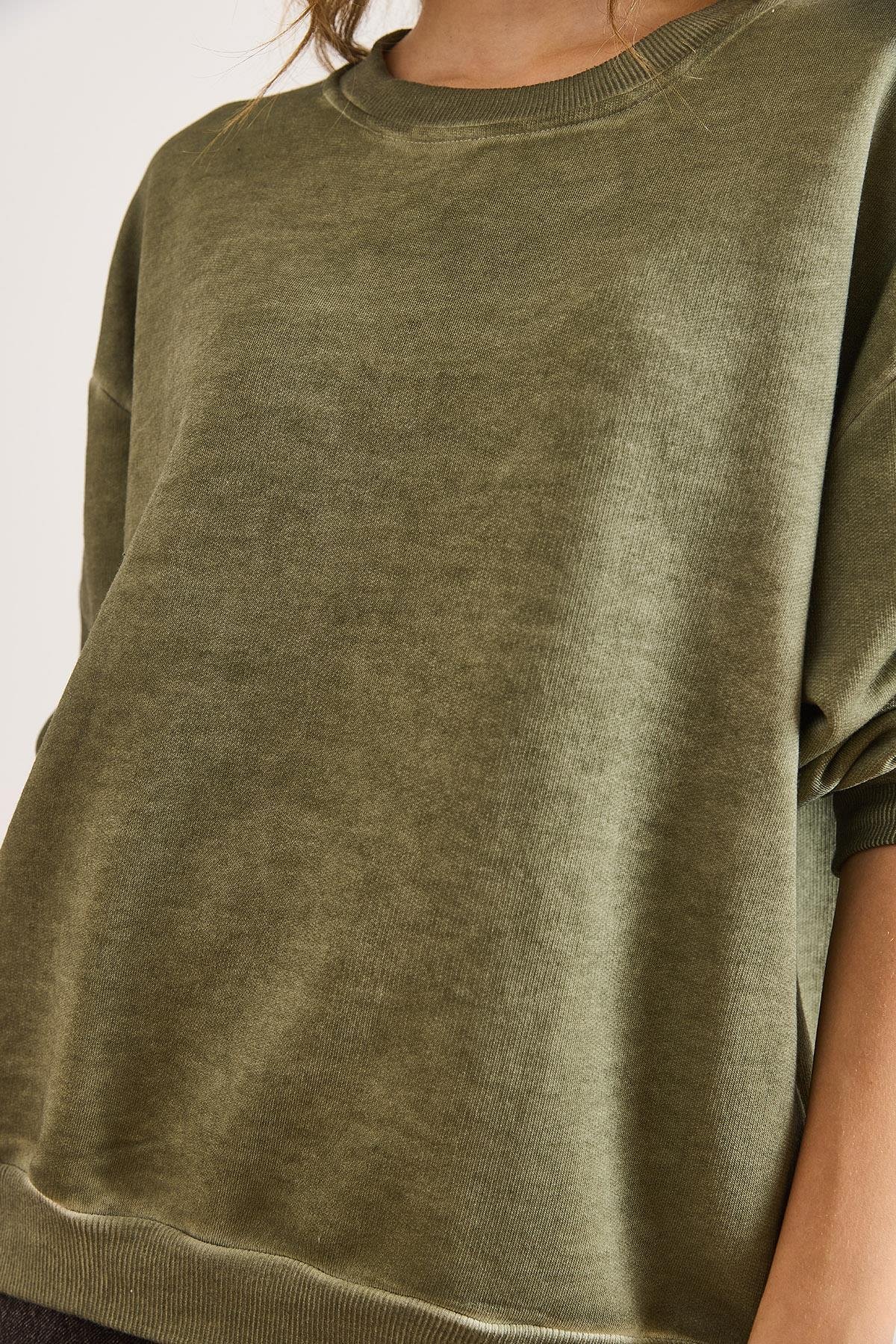 Bisiklet Yaka  Şardonsuz Yıkamalı Basic Sweatshirt Haki
