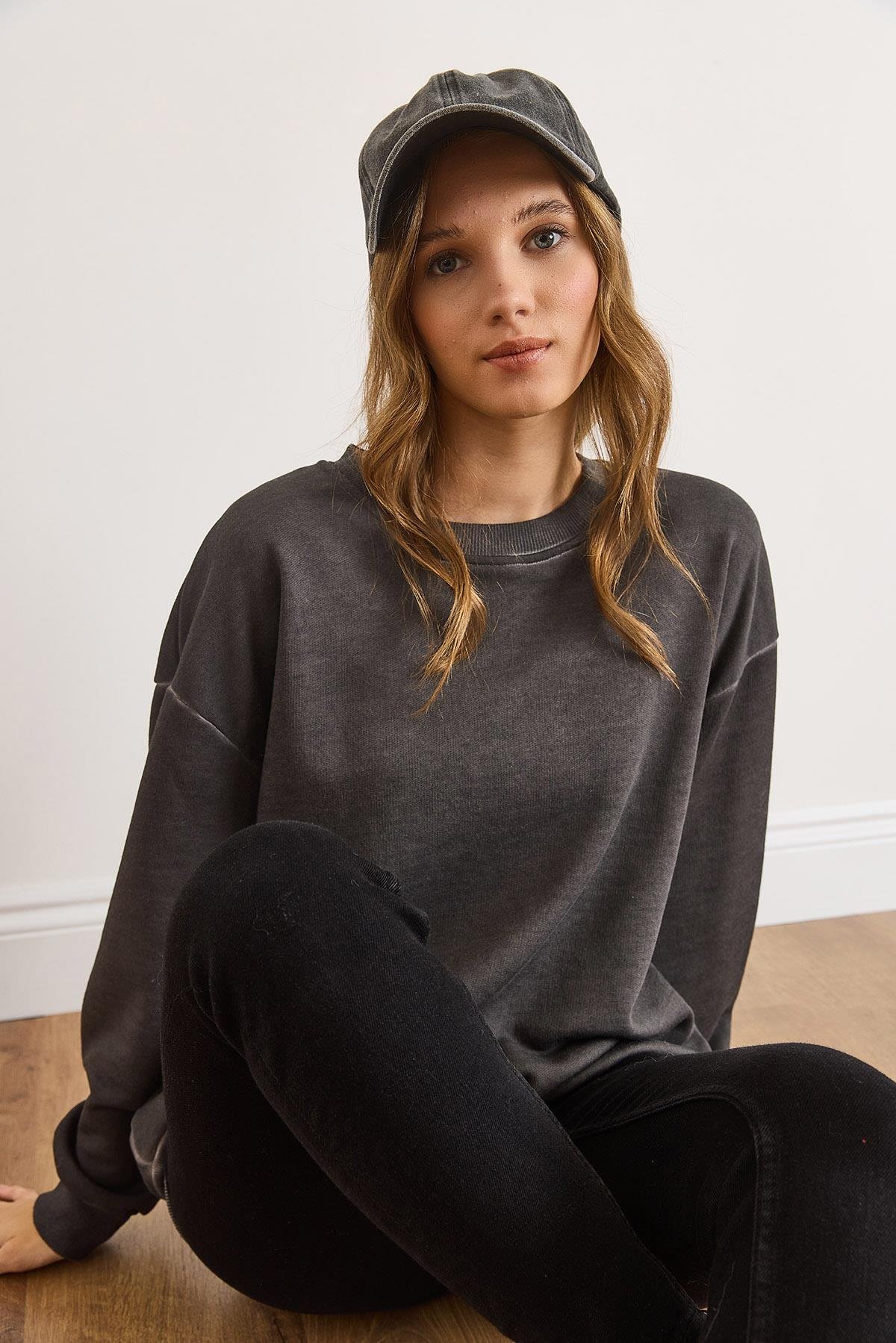 Bisiklet Yaka  Şardonsuz Yıkamalı Basic Sweatshirt Antrasit