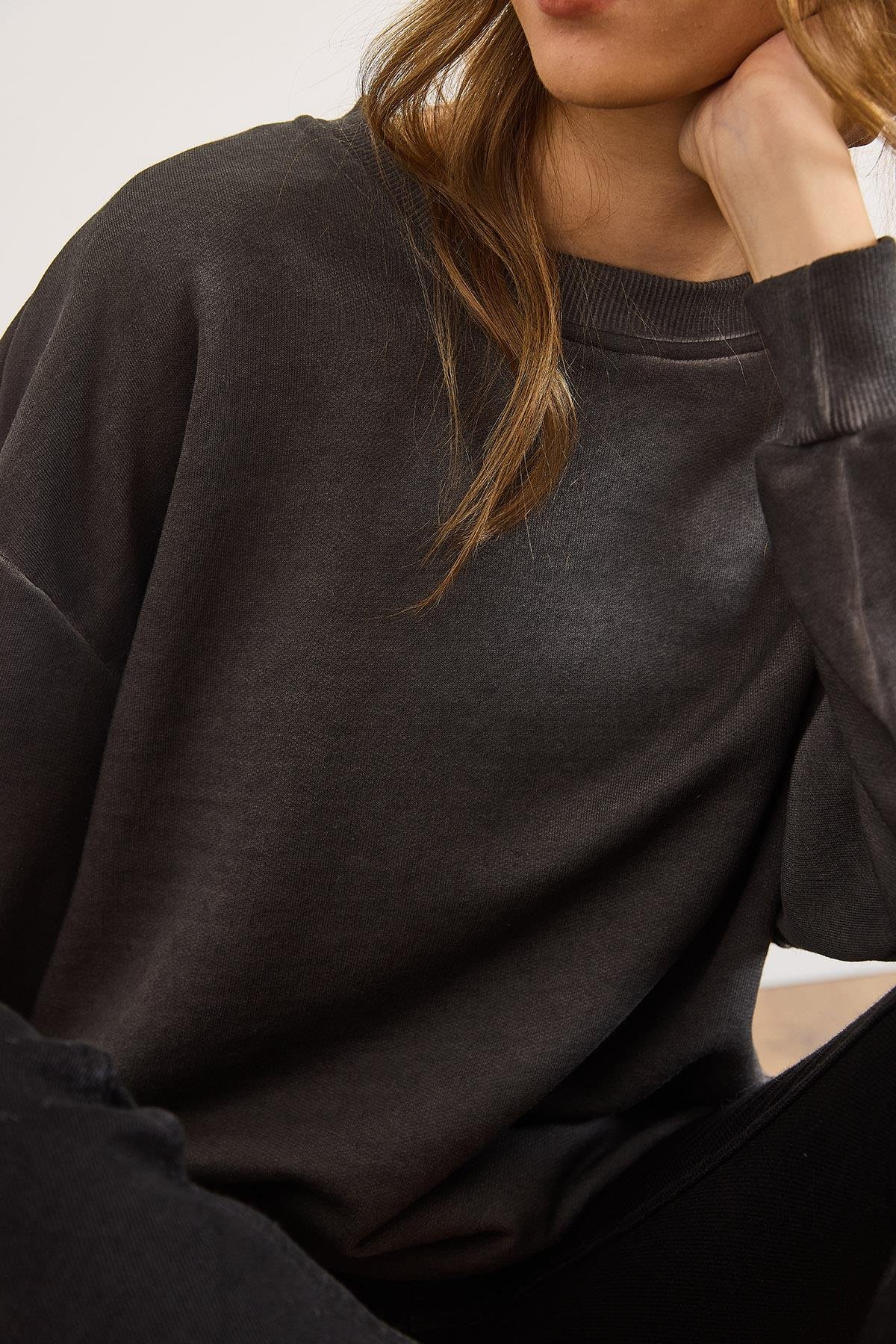 Bisiklet Yaka  Şardonsuz Yıkamalı Basic Sweatshirt Antrasit