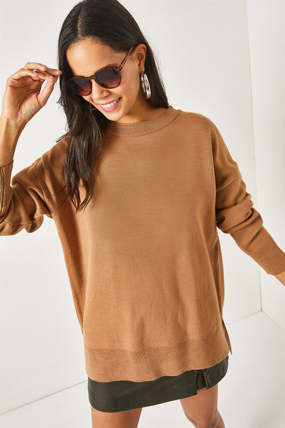 Bisiklet Yaka Yanı Yırtmaçlı Oversize Kalın Triko Kazak Camel