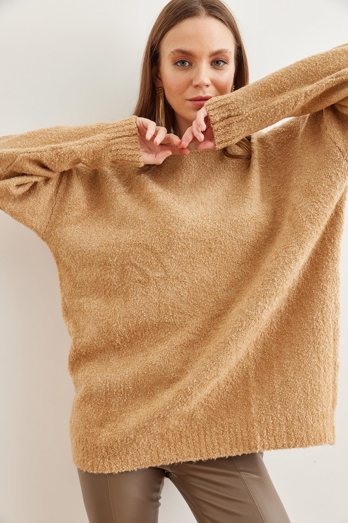 Bisiklet Yaka Yumuşak Dokulu Oversize Triko Kazak Camel