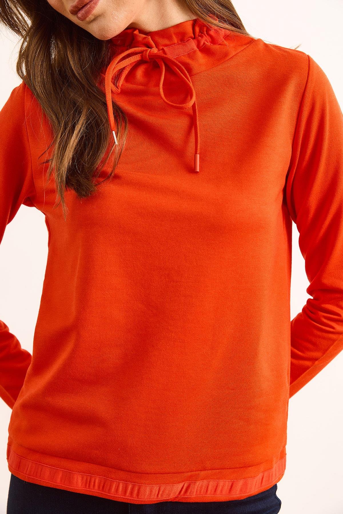Boğazlı Bağcık Detaylı Yumuşak Dokulu 2 İp Sweatshirt Mercan