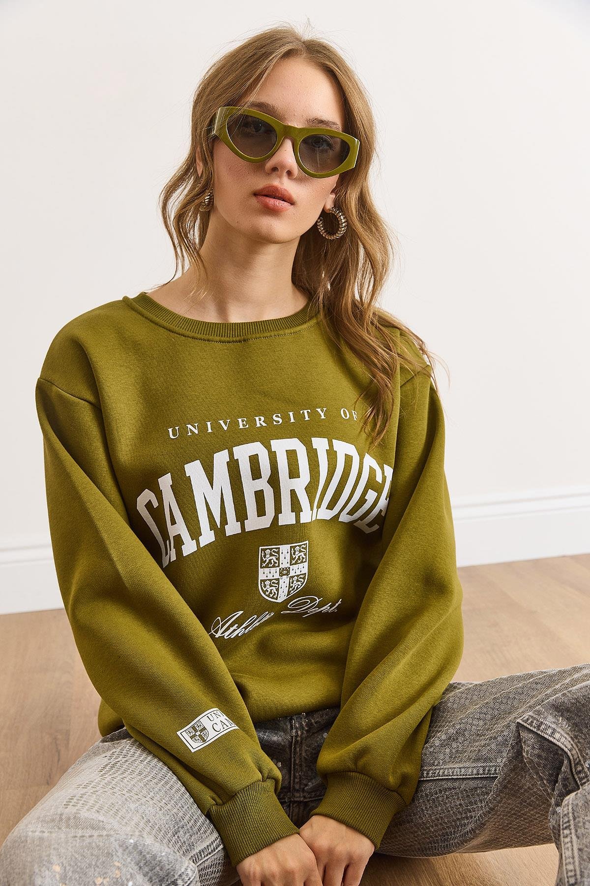 Cambridge Baskılı Şardonlu Kalın Sweatshirt Yağ Yeşili