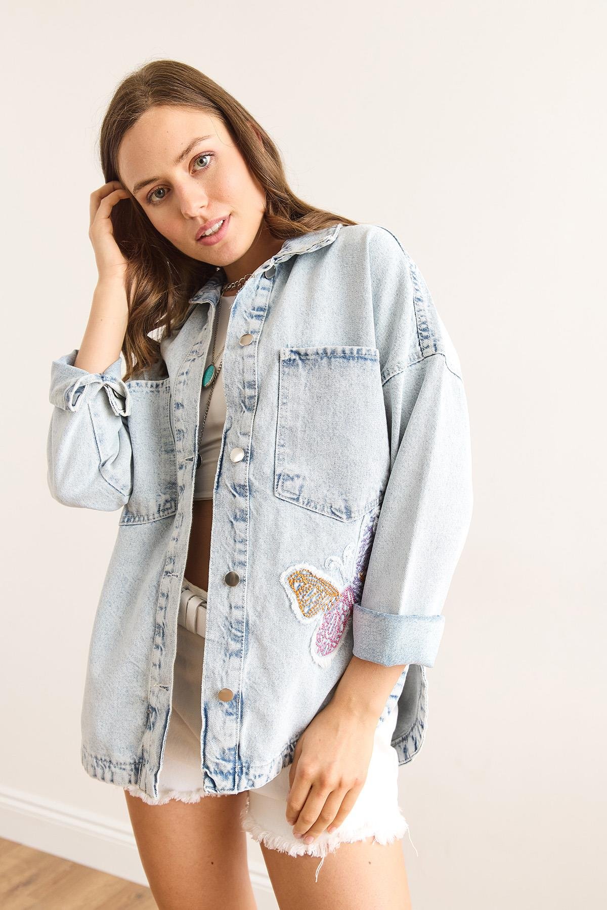 Cepli Kelebek Aplikeli Yıkamalı Pamuk Denim Gömlek Ceket Mavi