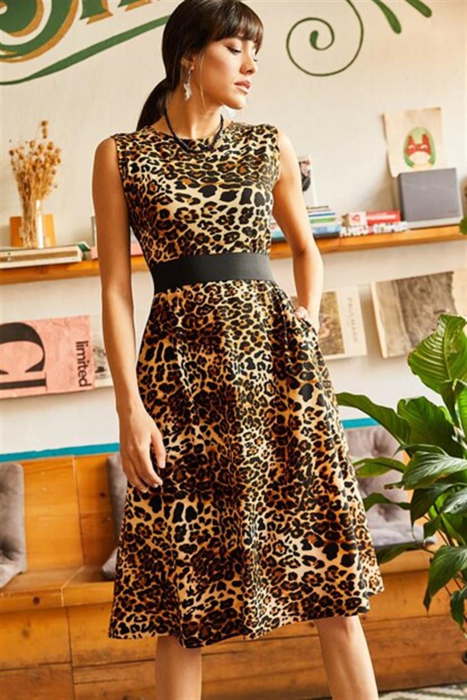 Cepli Kloş Elbise Siyah Leopar