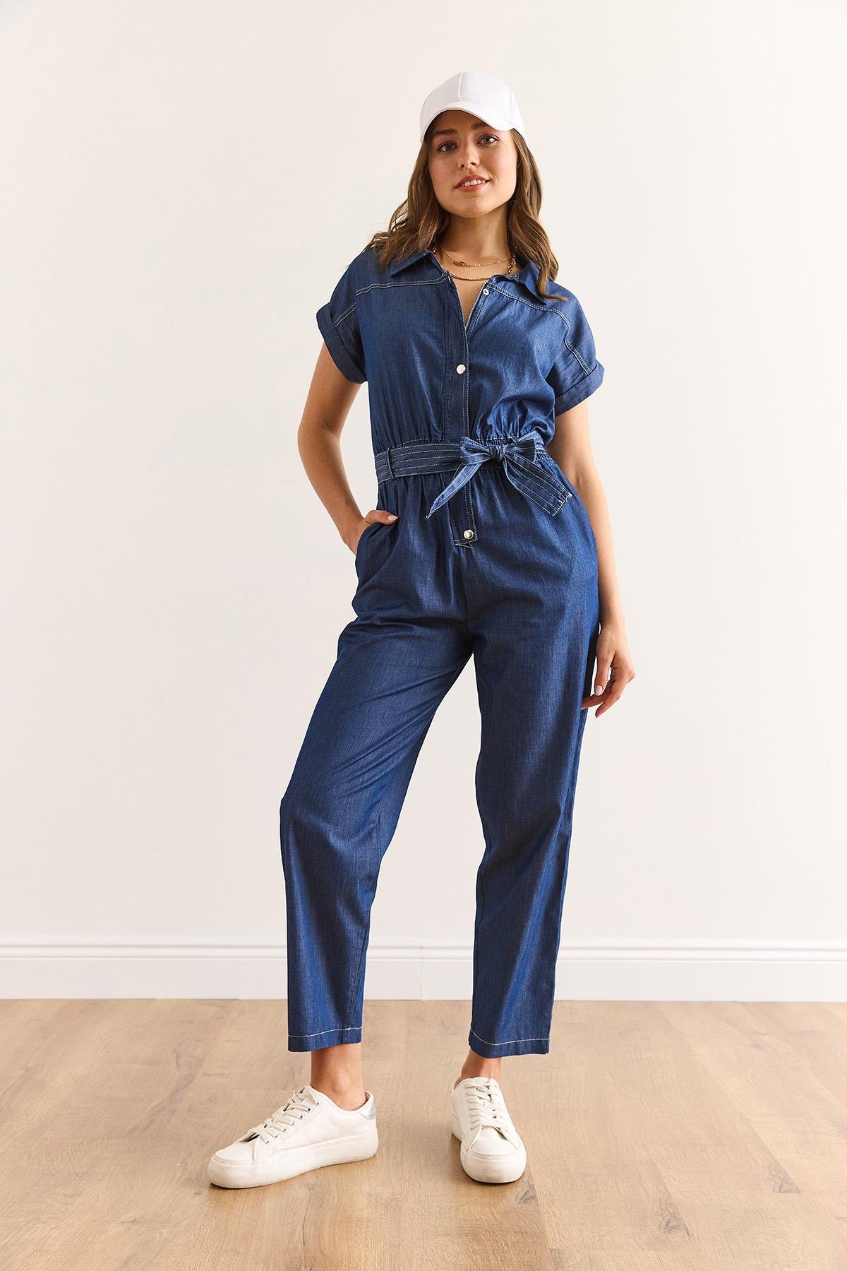 Cepli Kuşaklı Yarasa Model Denim Tulum Mavi