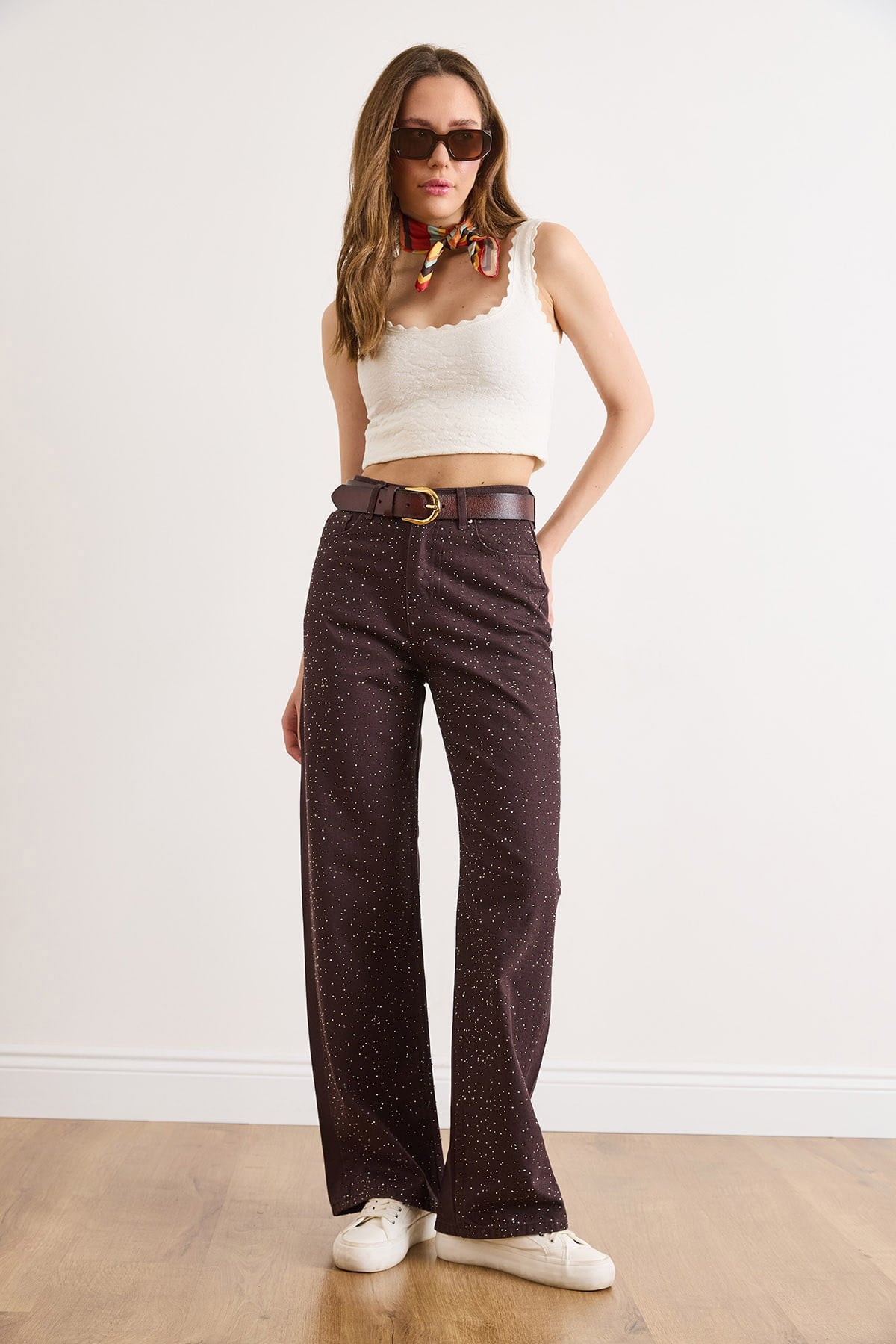 Cepli Önü Taş Detaylı Wide Leg Denim Pantolon Kahverengi