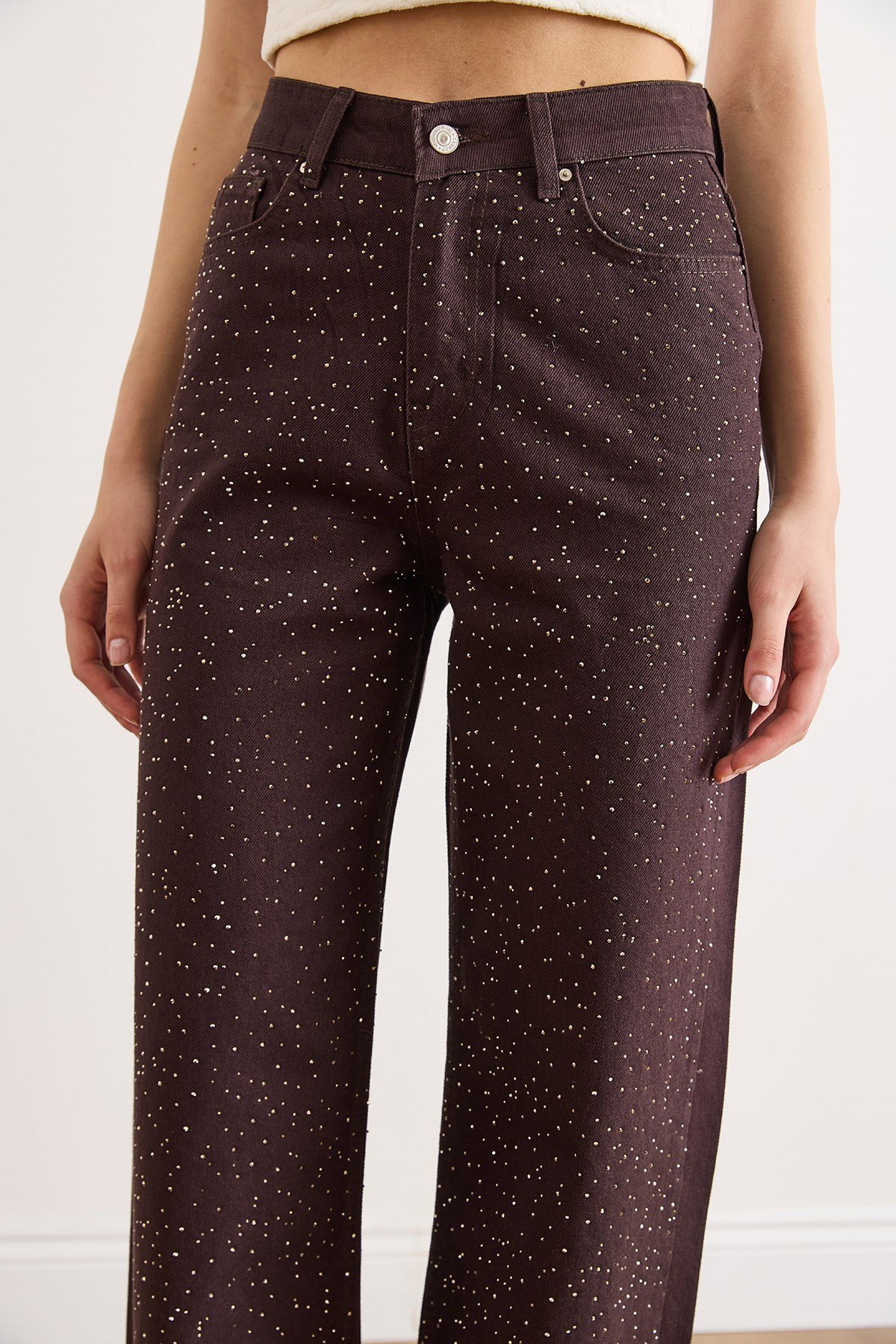 Cepli Önü Taş Detaylı Wide Leg Denim Pantolon Kahverengi