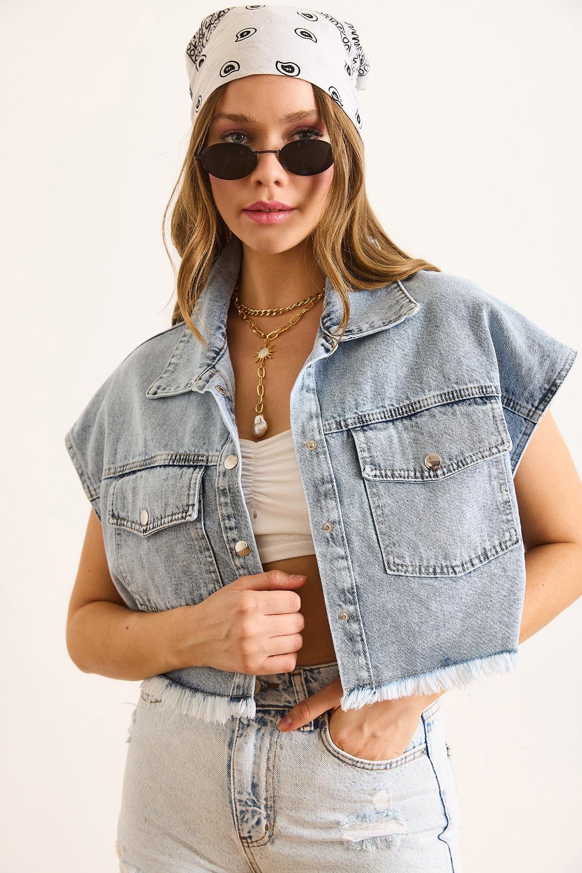 Çift Cepli Altı Püskülü Denim Yelek Mavi