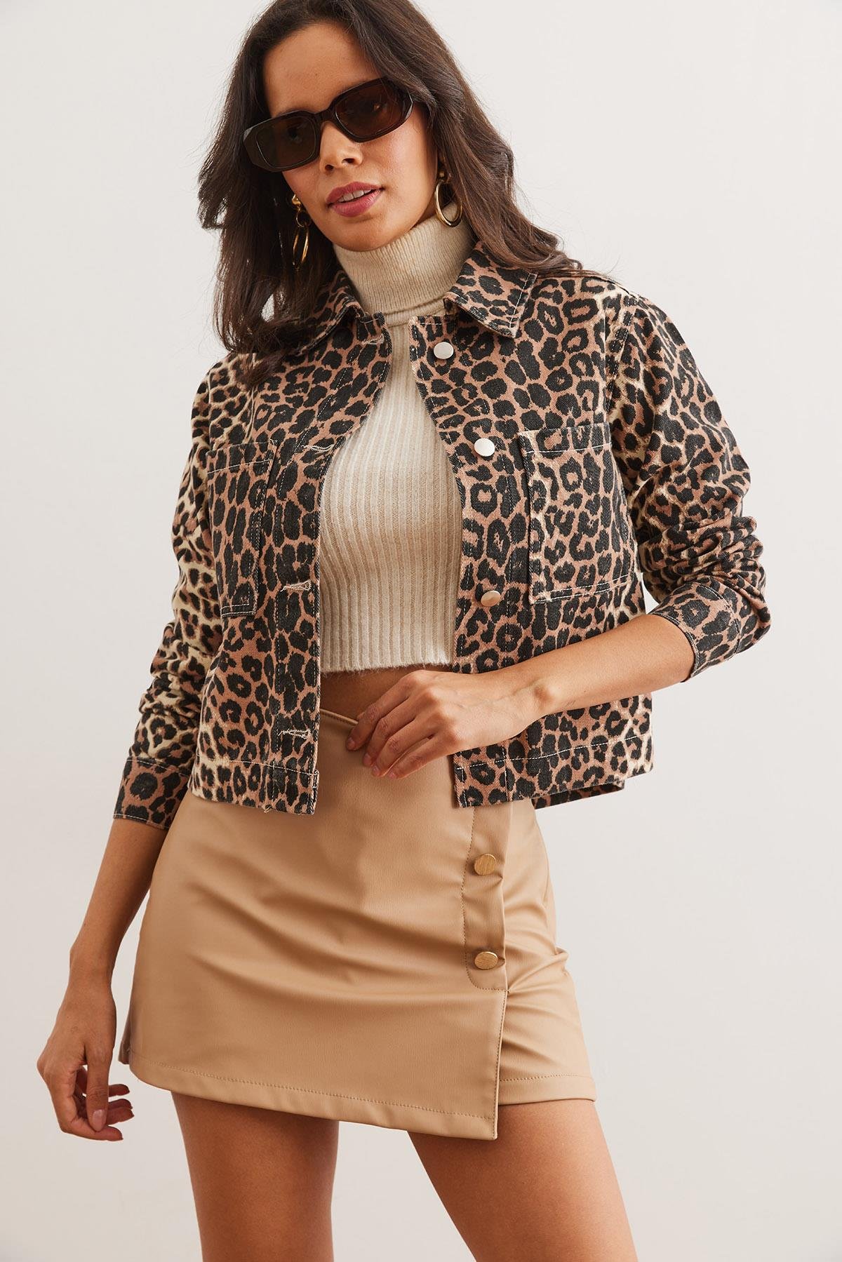 Çift Cepli Leopar Gabardin Crop Ceket Kahverengi