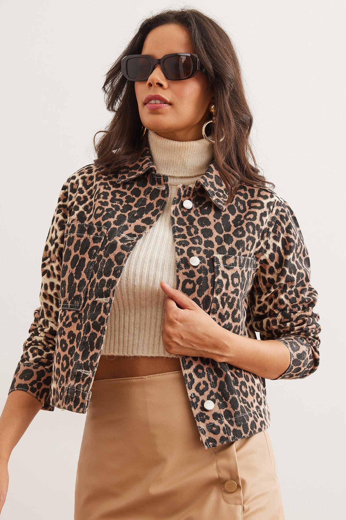 Çift Cepli Leopar Gabardin Crop Ceket Kahverengi