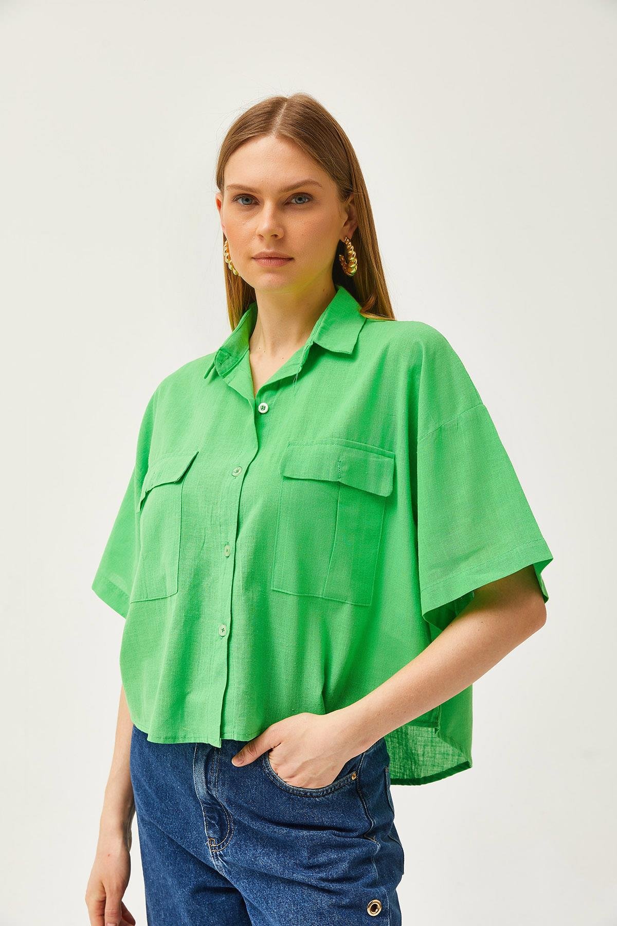 Çift Cepli Oversize Flamlı Crop Gömlek Fıstık Yeşili