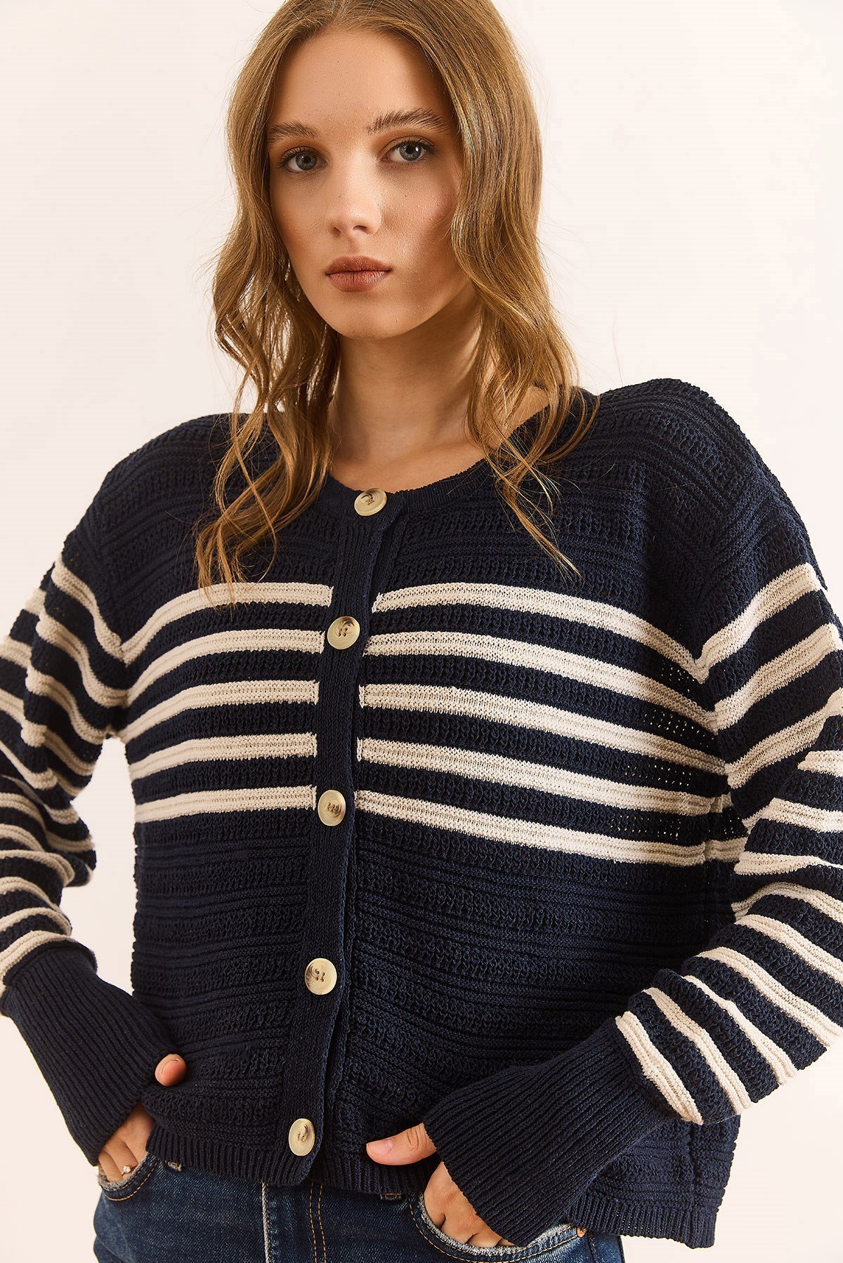 Çizgi Detaylı Düğmeli Triko Hırka Lacivert