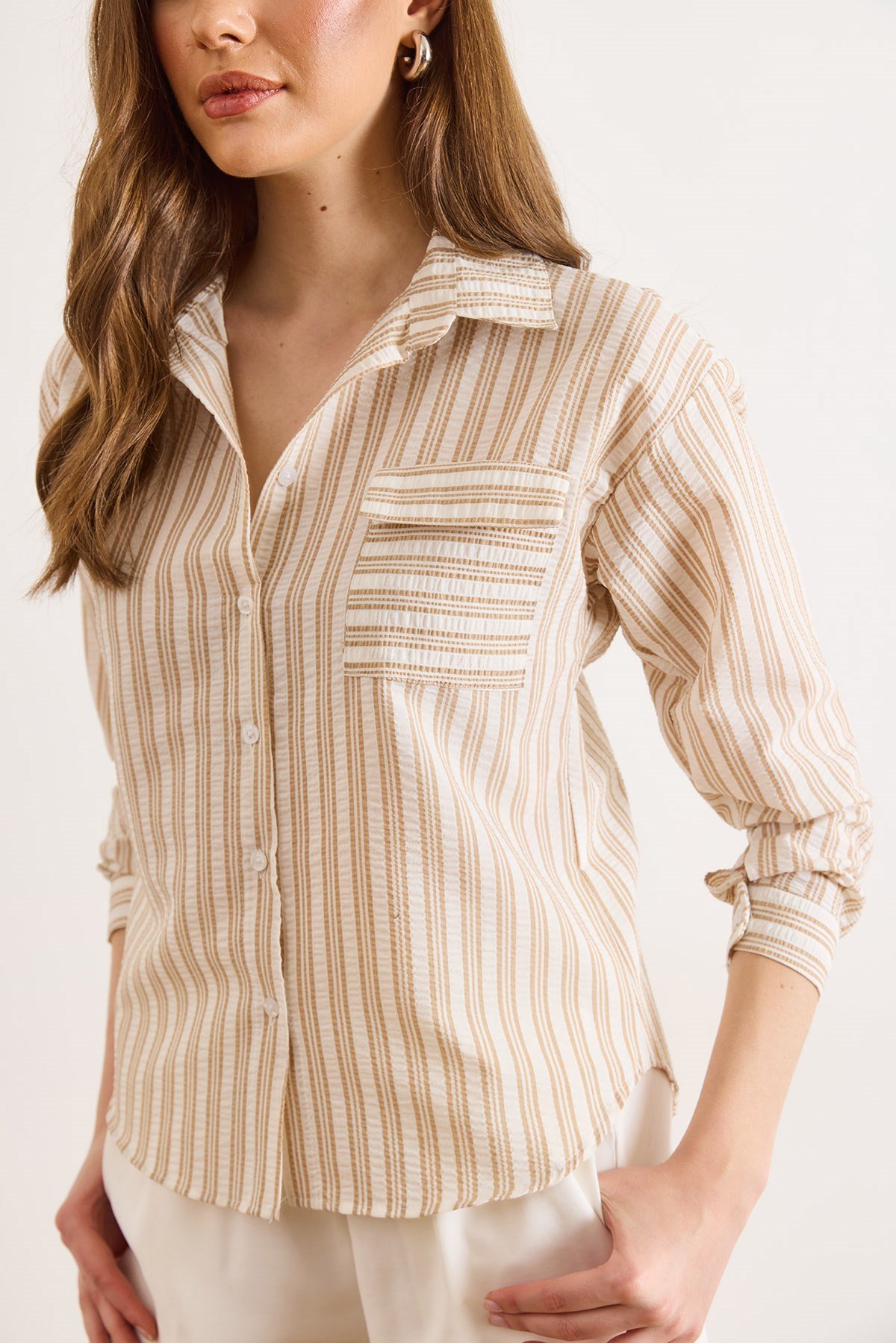 Çizgili Cepli Dokulu Gömlek Bej