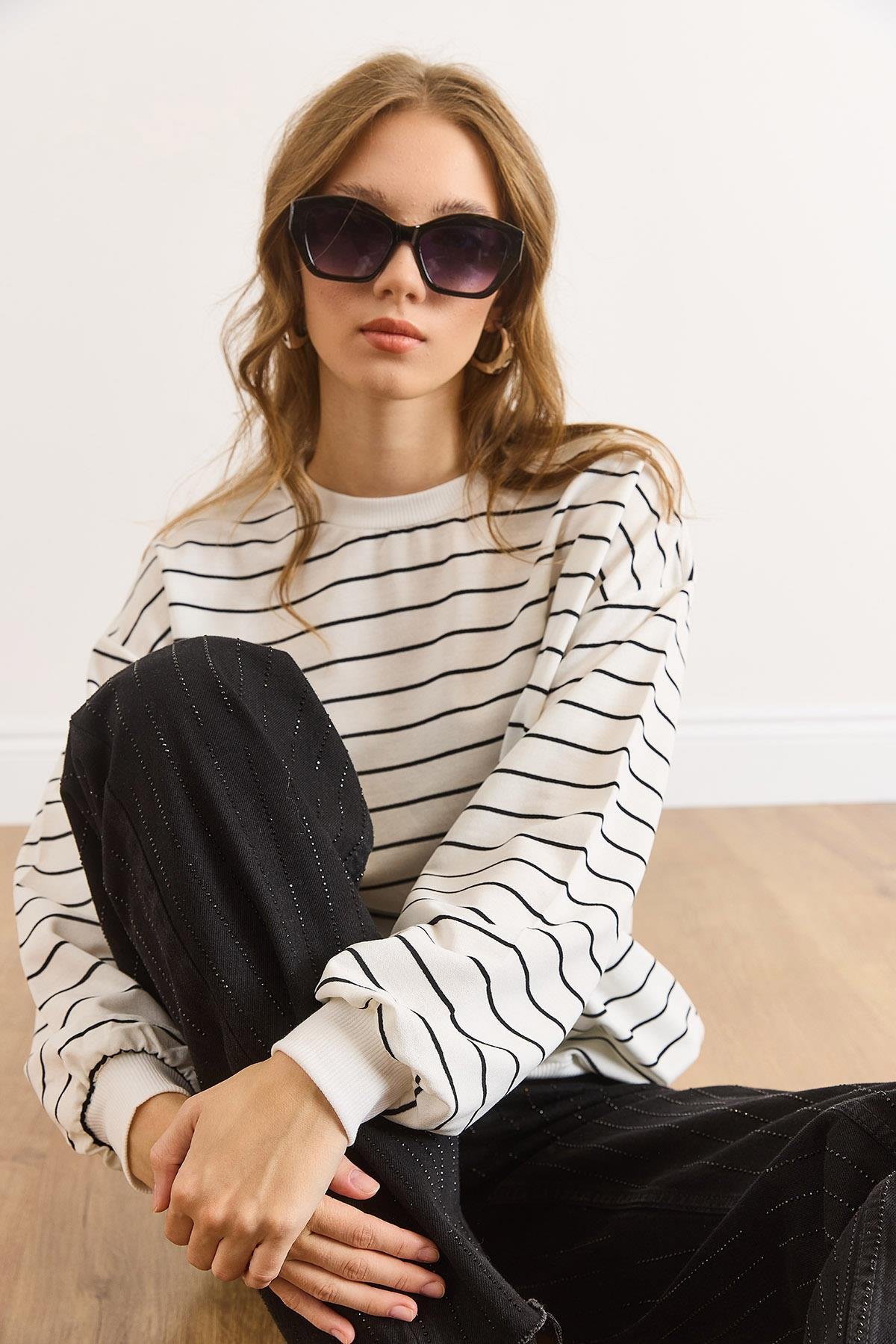 Çizgili İnce Sweatshirt Beyaz