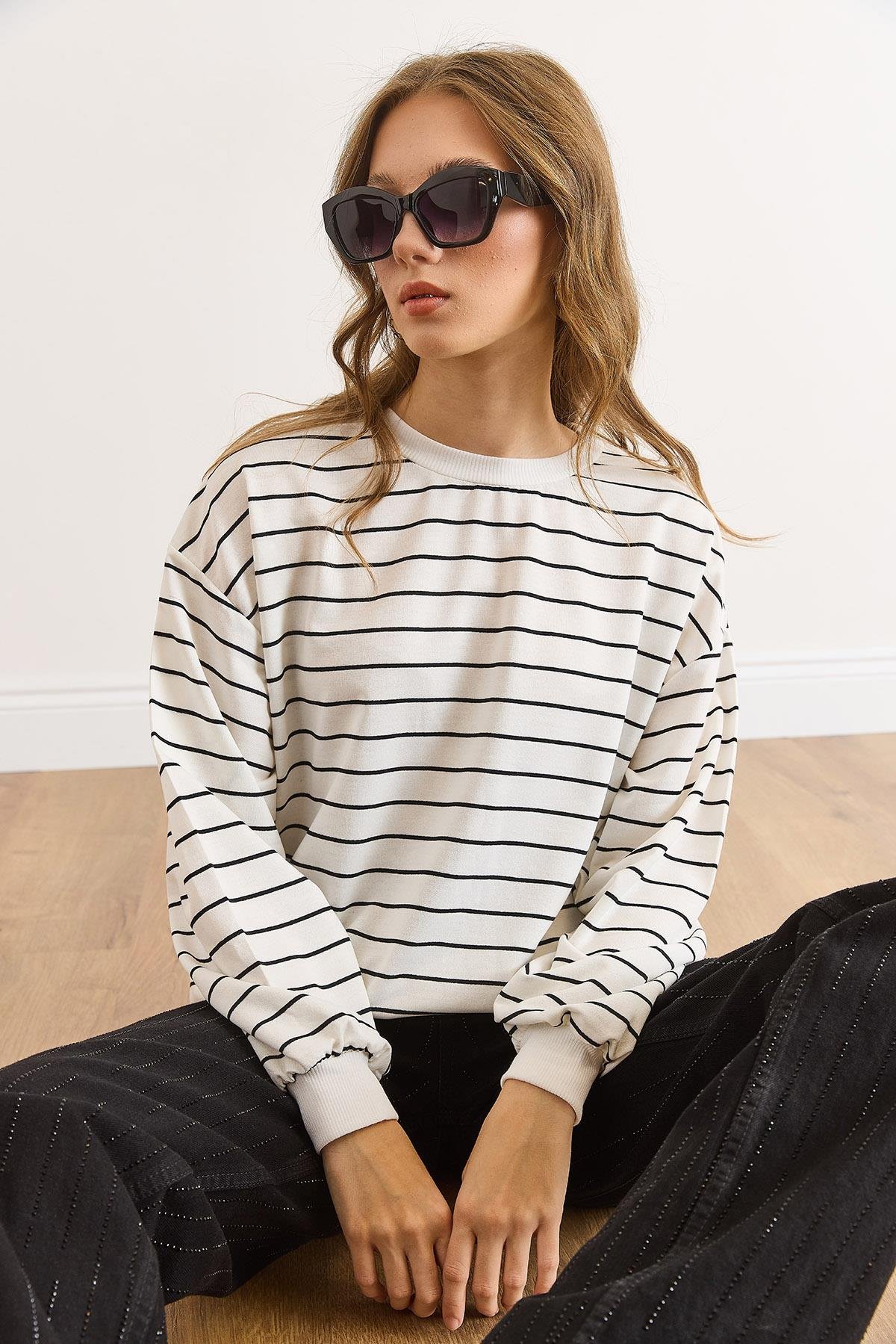 Çizgili İnce Sweatshirt Beyaz
