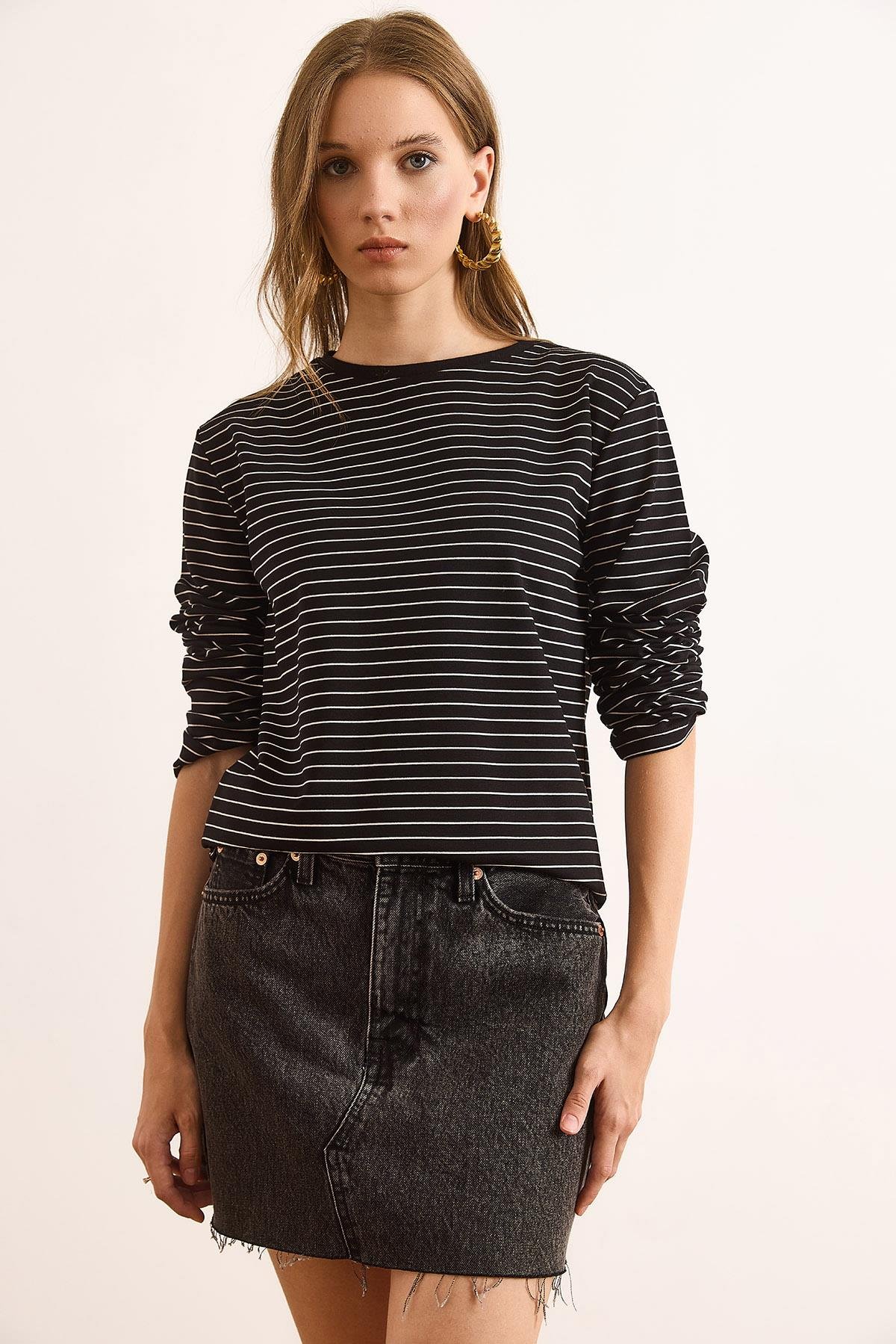 Çizgili Yumuşak Dokulu Basic Sweatshirt Siyah