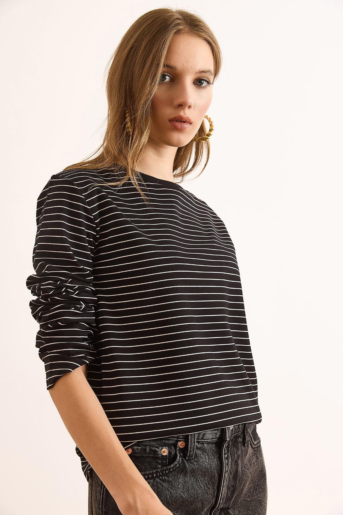 Çizgili Yumuşak Dokulu Basic Sweatshirt Siyah