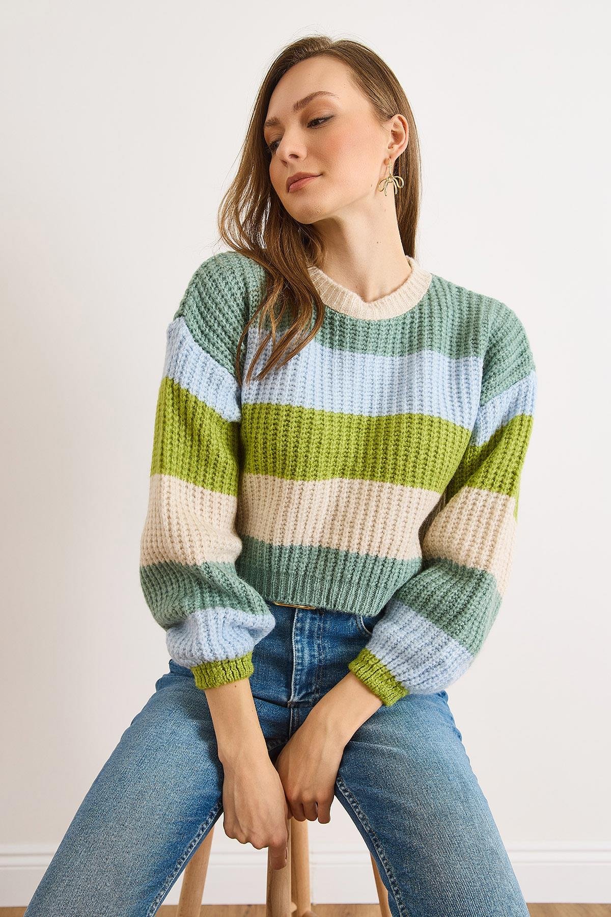 Çizgili Yumuşak Dokulu Crop Triko Kazak Mint Yeşili