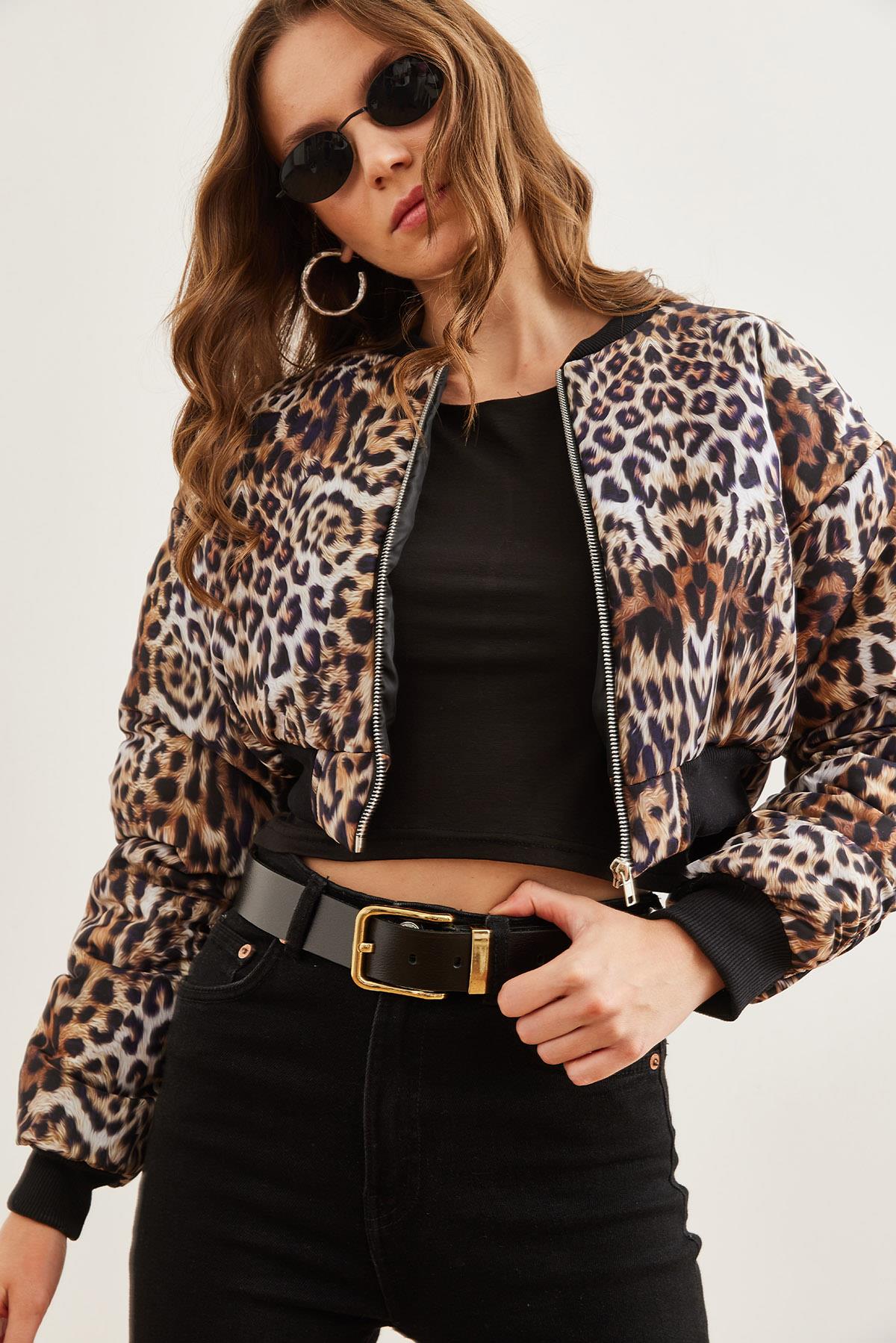 Crop Leopar Astarlı Şişme Mont Leopar Siyah
