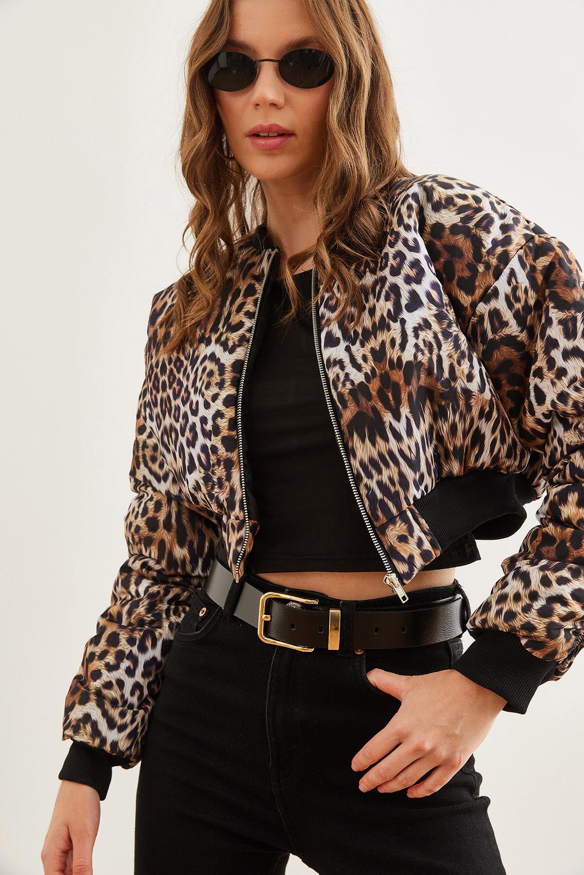 Crop Leopar Astarlı Şişme Mont Leopar Siyah