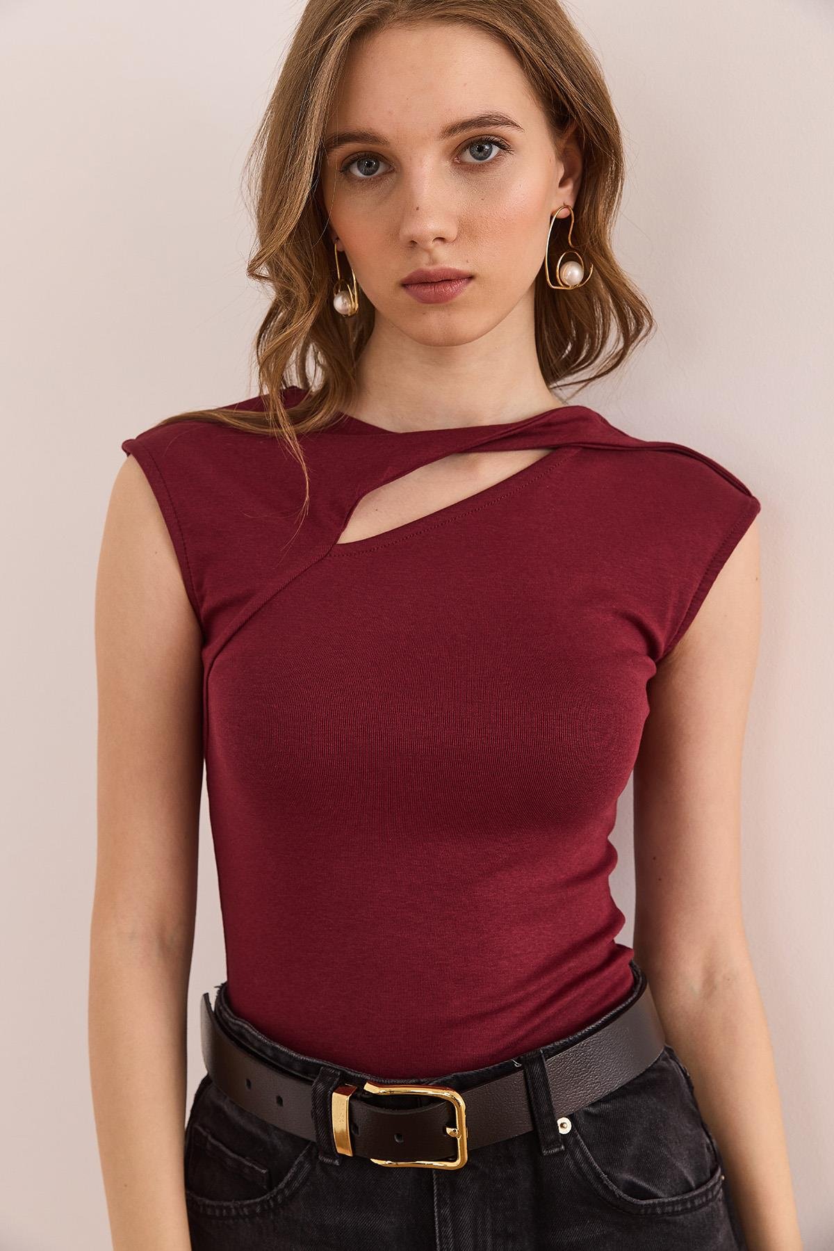 Damla Dekolteli Omuz Detaylı Pamuk Modal Bluz Bordo