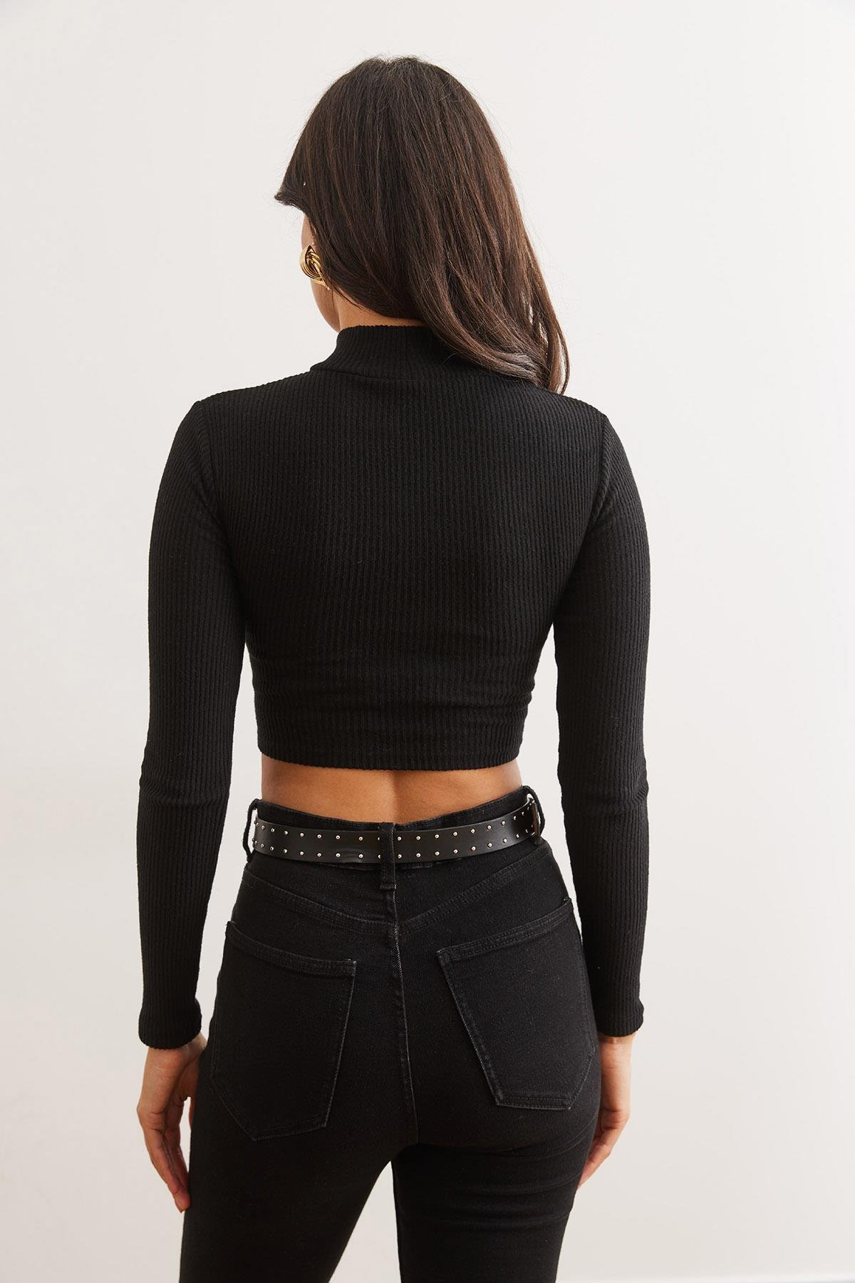 Damla Detaylı Yumuşak Dokulu Crop Bluz Siyah