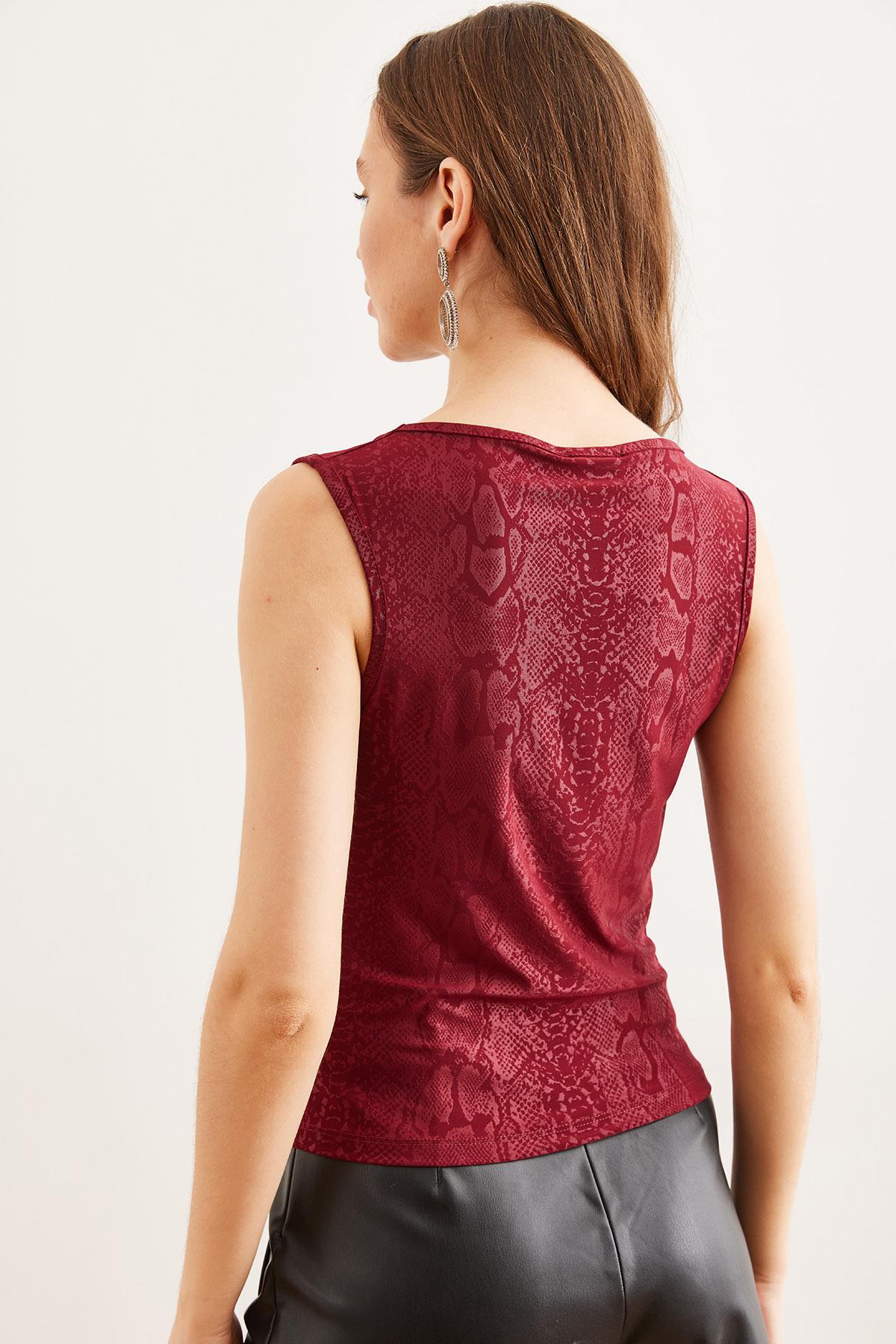 Degaje Yaka Animal Print Dökümlü Bluz Bordo