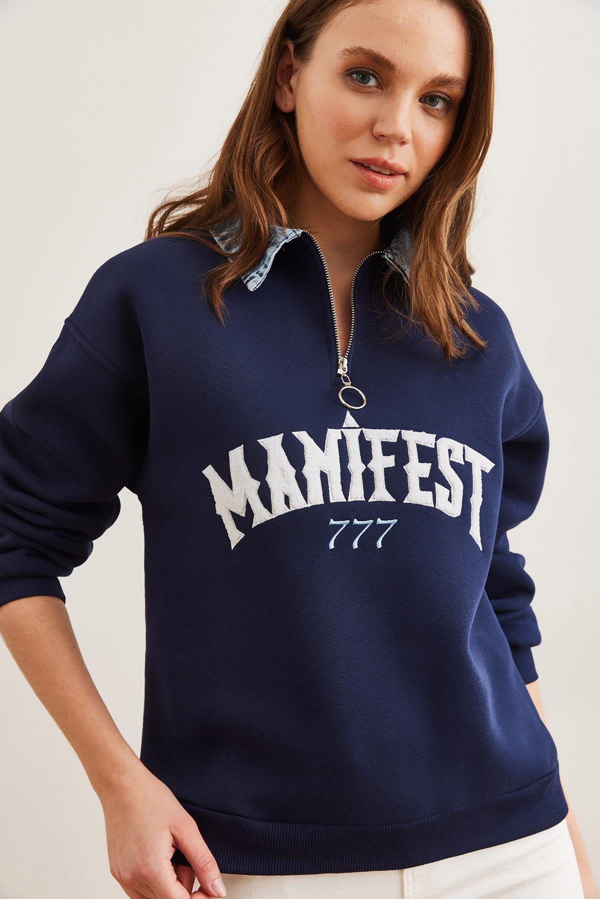 Denim Yaka Fermuarlı Nakışlı Şardonlu Sweatshirt Lacivert