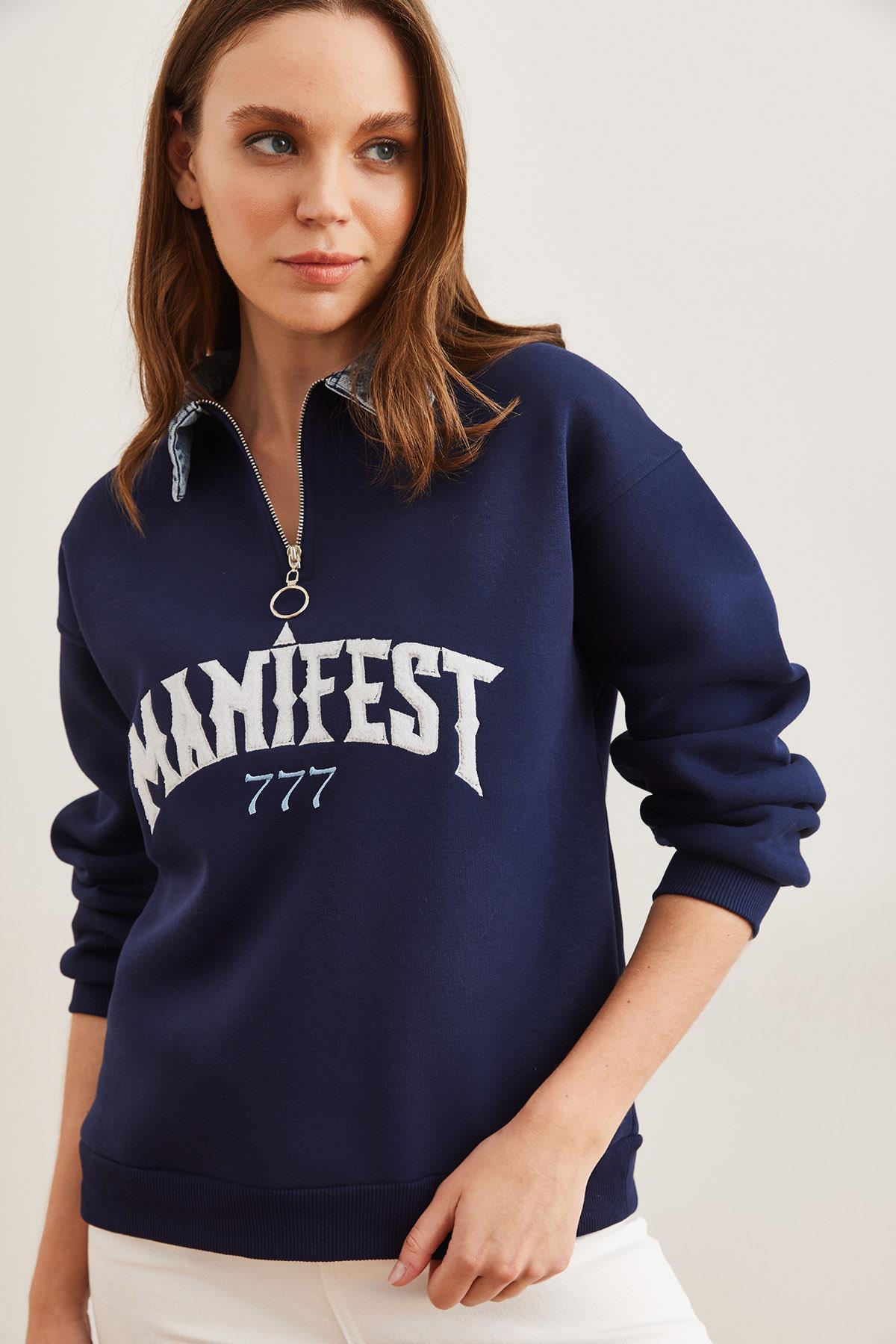 Denim Yaka Fermuarlı Nakışlı Şardonlu Sweatshirt Lacivert