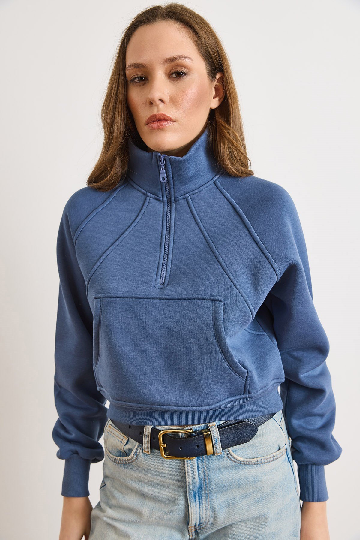 Dik Yaka Dikiş Detaylı Fermuarlı Şardonlu Crop Sweatshirt İndigo