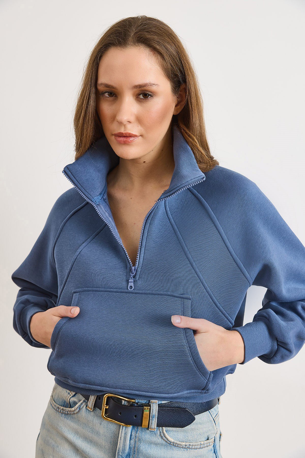 Dik Yaka Dikiş Detaylı Fermuarlı Şardonlu Crop Sweatshirt İndigo
