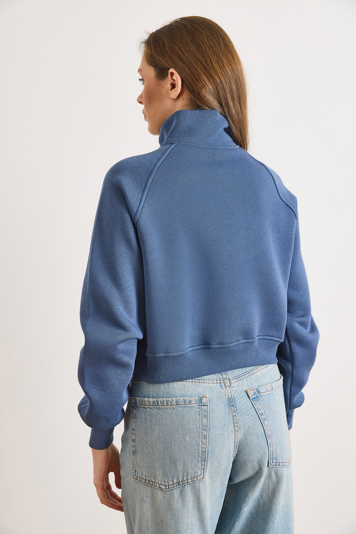 Dik Yaka Dikiş Detaylı Fermuarlı Şardonlu Crop Sweatshirt İndigo