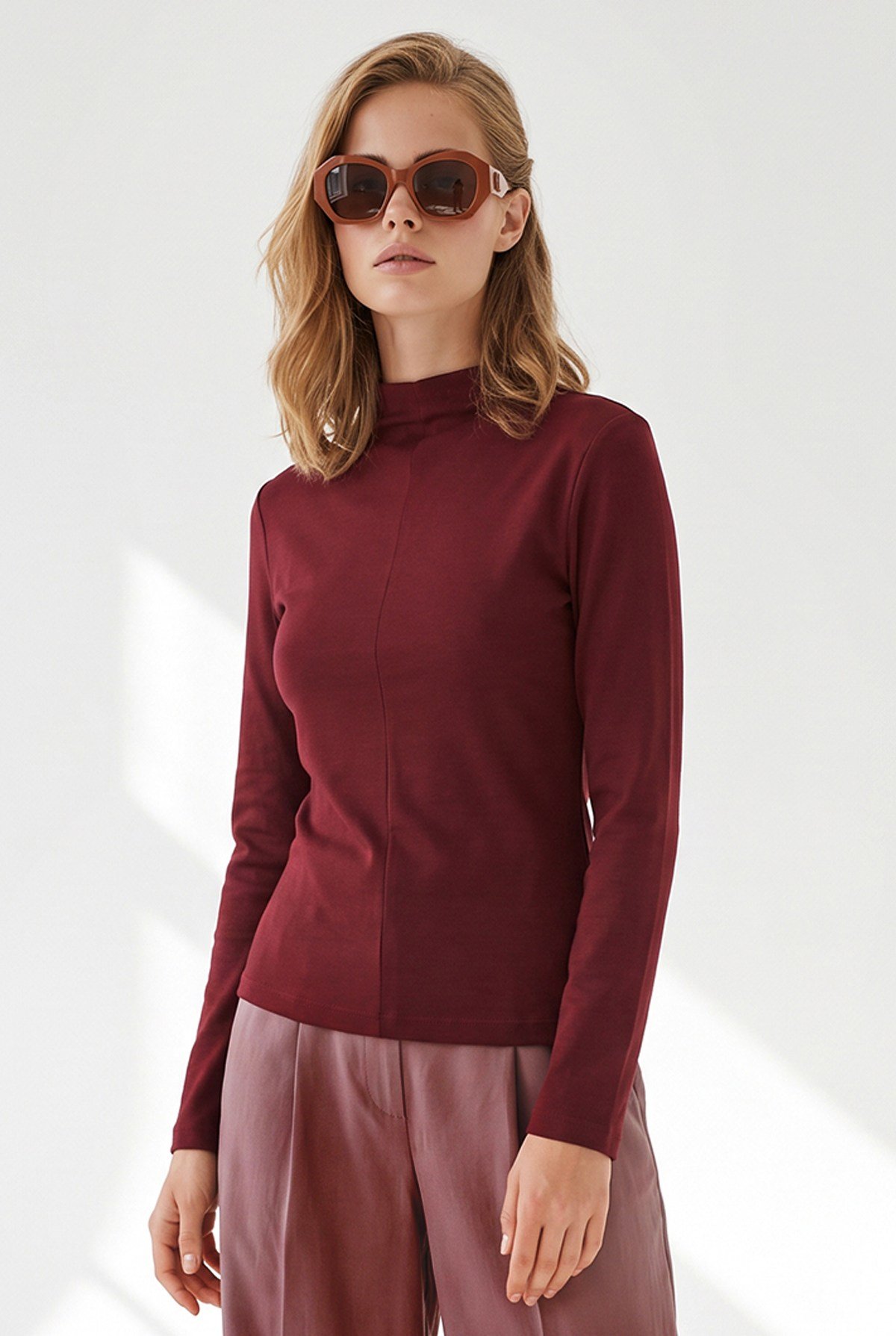 Dik Yaka Dikiş Detaylı Modal Bluz Bordo