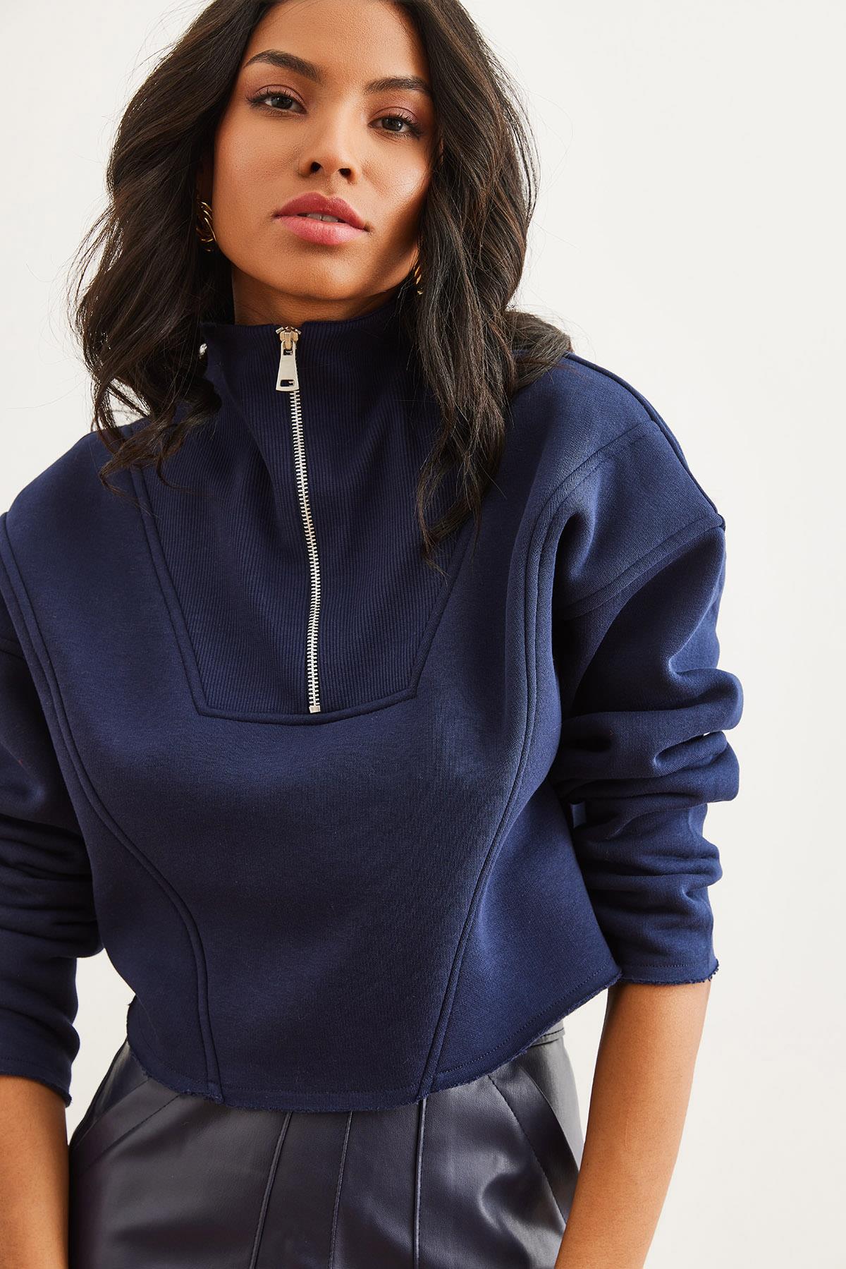 Dik Yaka Fermuarlı Şardonlu Crop Kalın Sweatshirt Lacivert