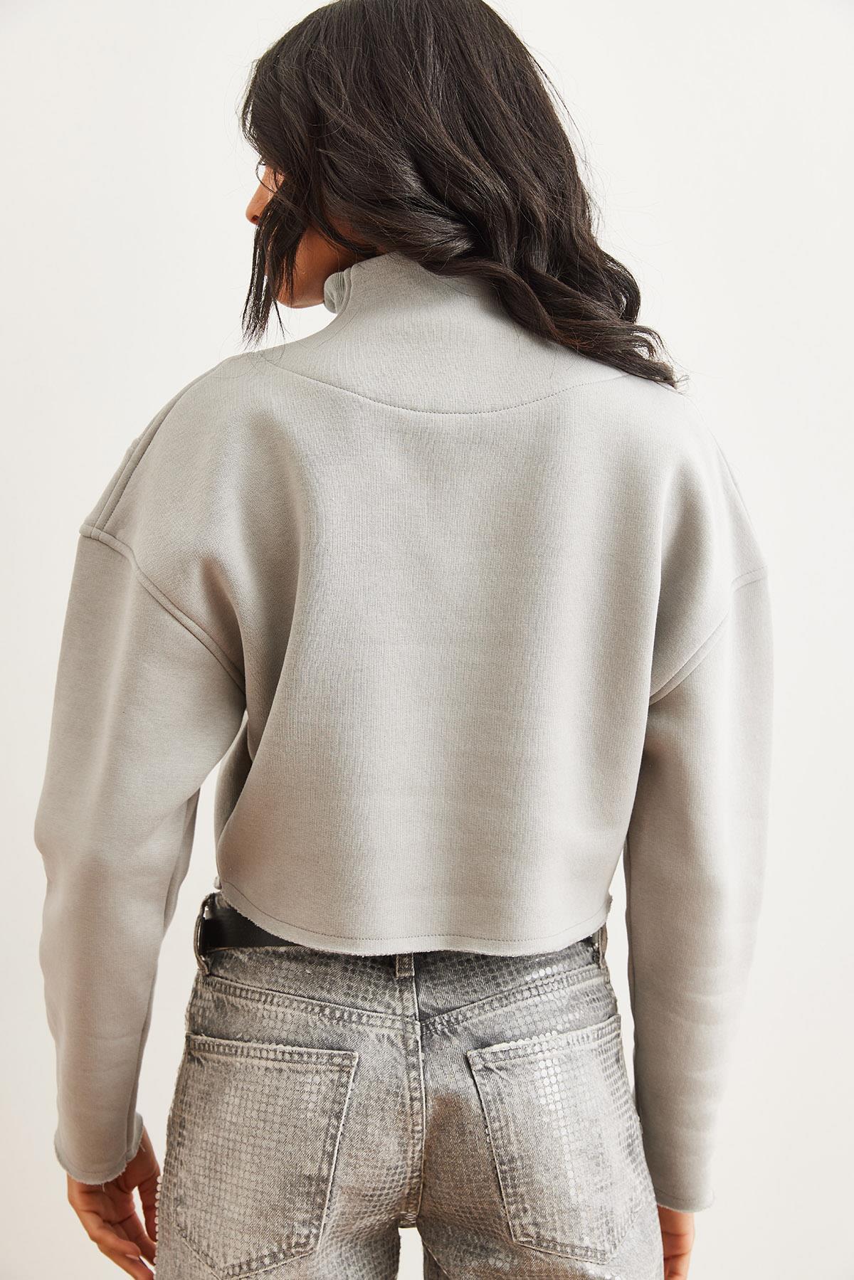 Dik Yaka Fermuarlı Şardonlu Crop Kalın Sweatshirt Yunus Gri