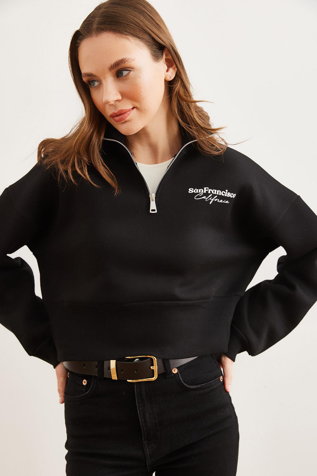 Dik Yaka Fermuarlı Şardonlu Crop Sweatshirt Siyah