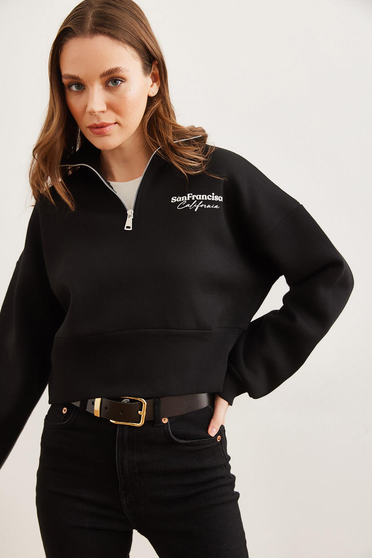 Dik Yaka Fermuarlı Şardonlu Crop Sweatshirt Siyah