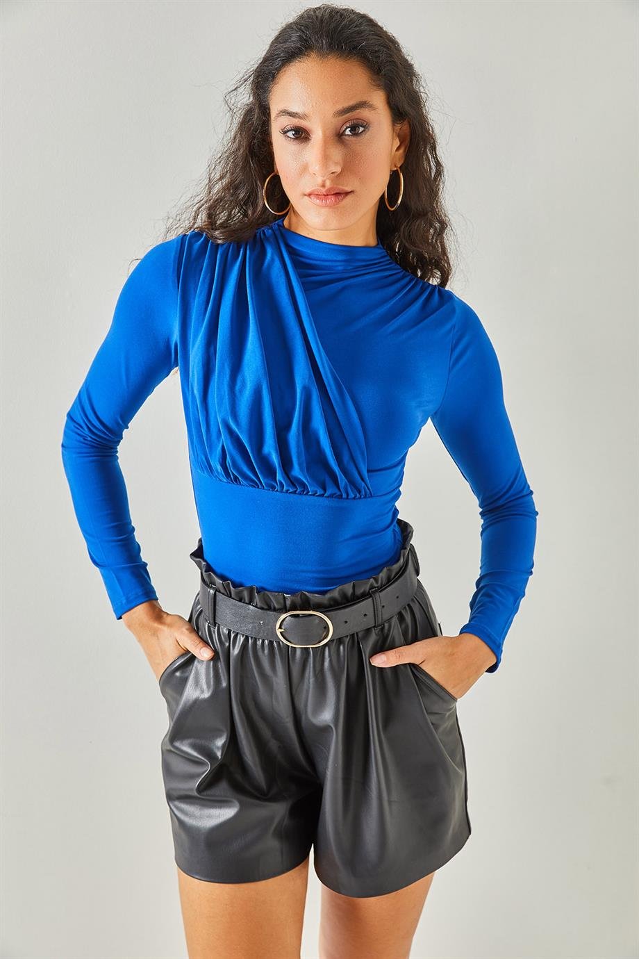 Dik Yaka Omuz Detaylı Altı Çıtçıtlı Bodysuit Saks Mavi