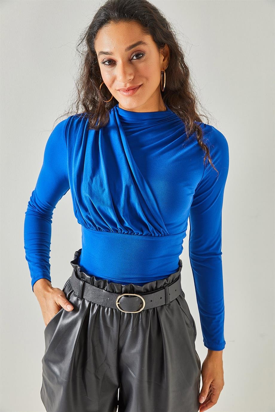 Dik Yaka Omuz Detaylı Altı Çıtçıtlı Bodysuit Saks Mavi