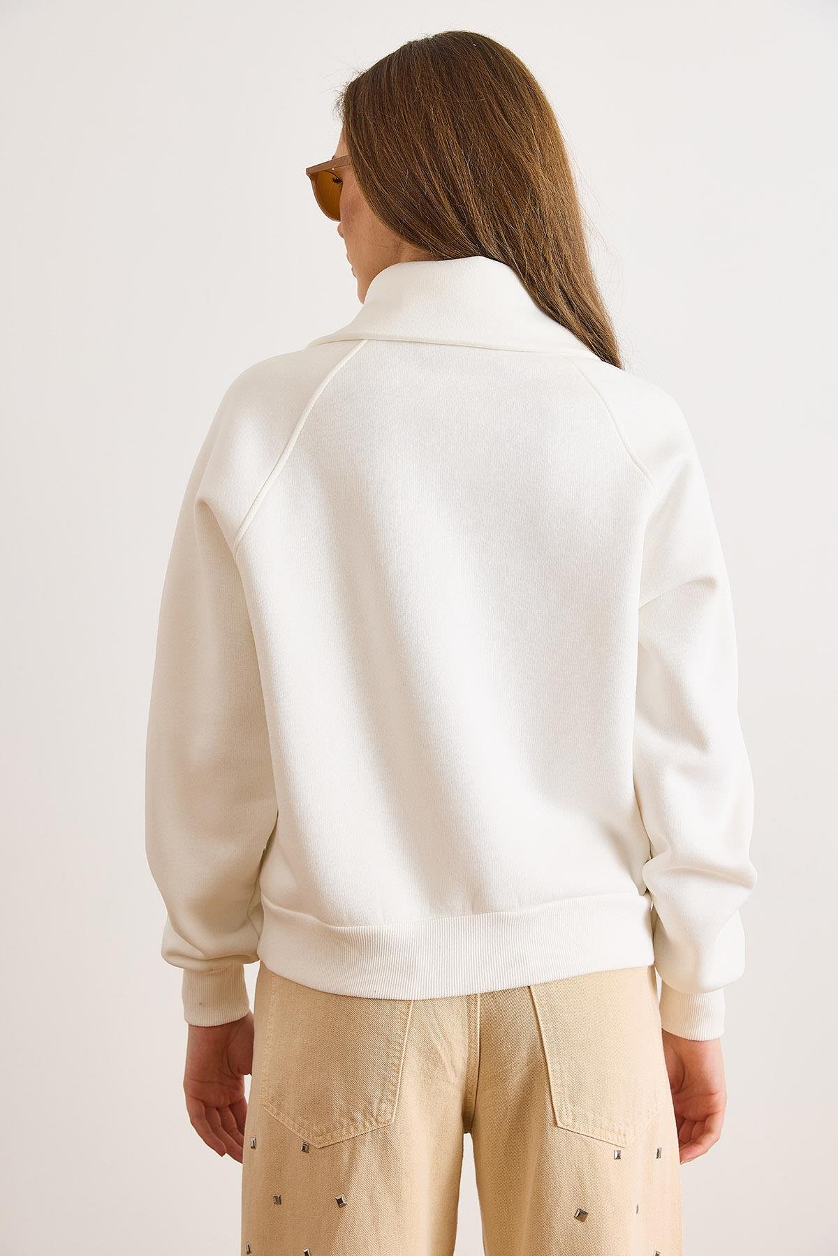 Dik Yaka Şardonlu Çıt Çıt Kapama Kalın Sweatshirt Ekru