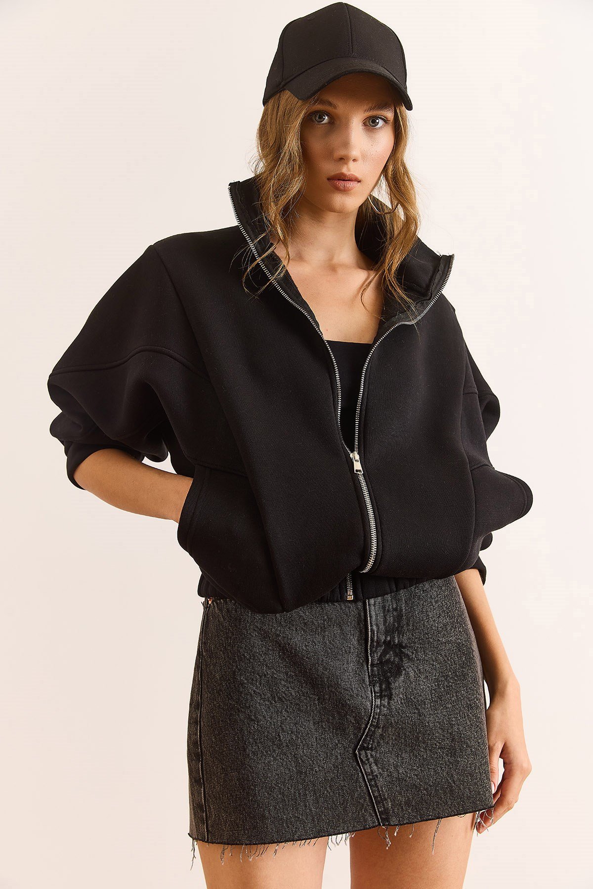 Dikiş Detaylı Cepli Şardonlu Oversize Sweatshirt Siyah