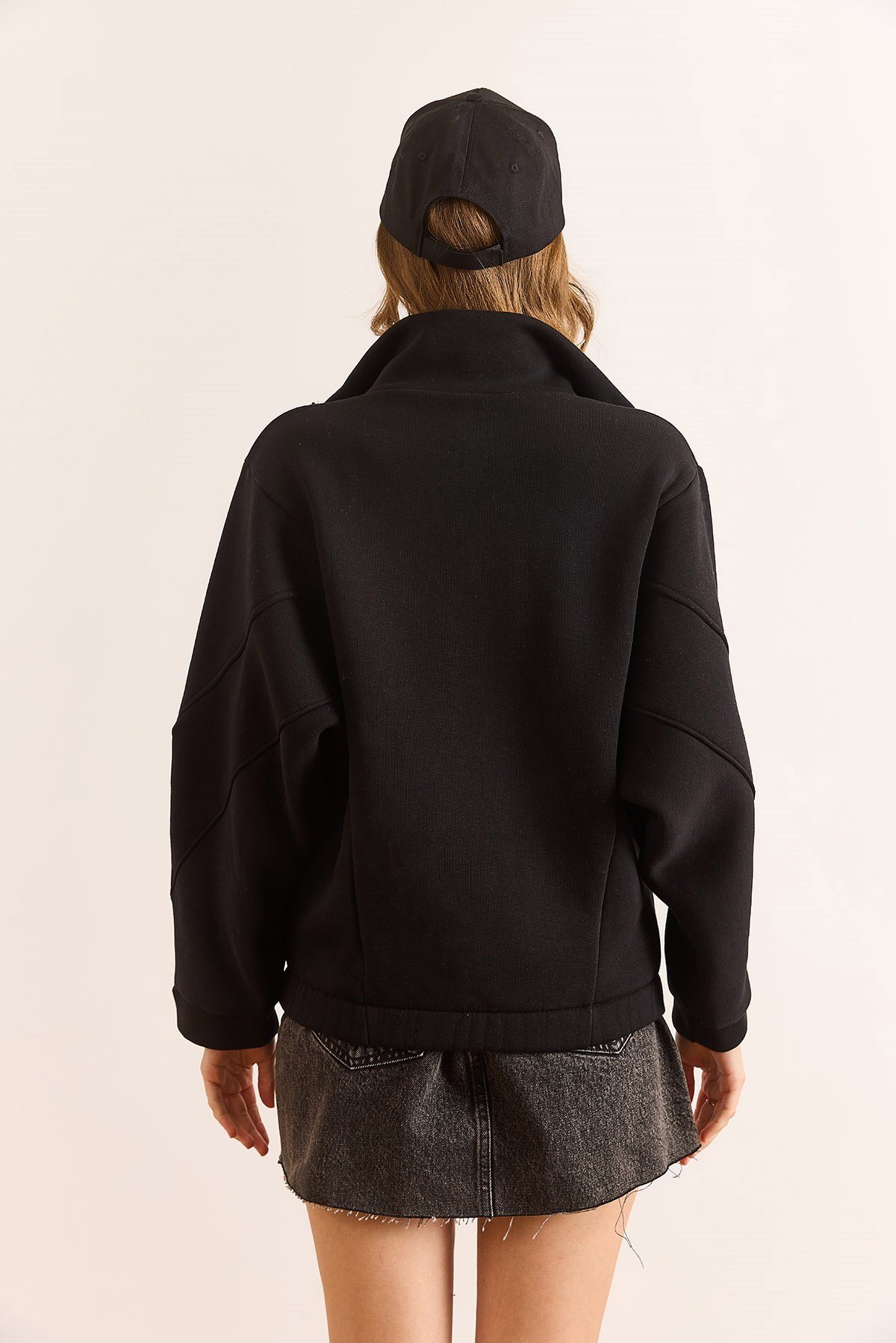 Dikiş Detaylı Cepli Şardonlu Oversize Sweatshirt Siyah