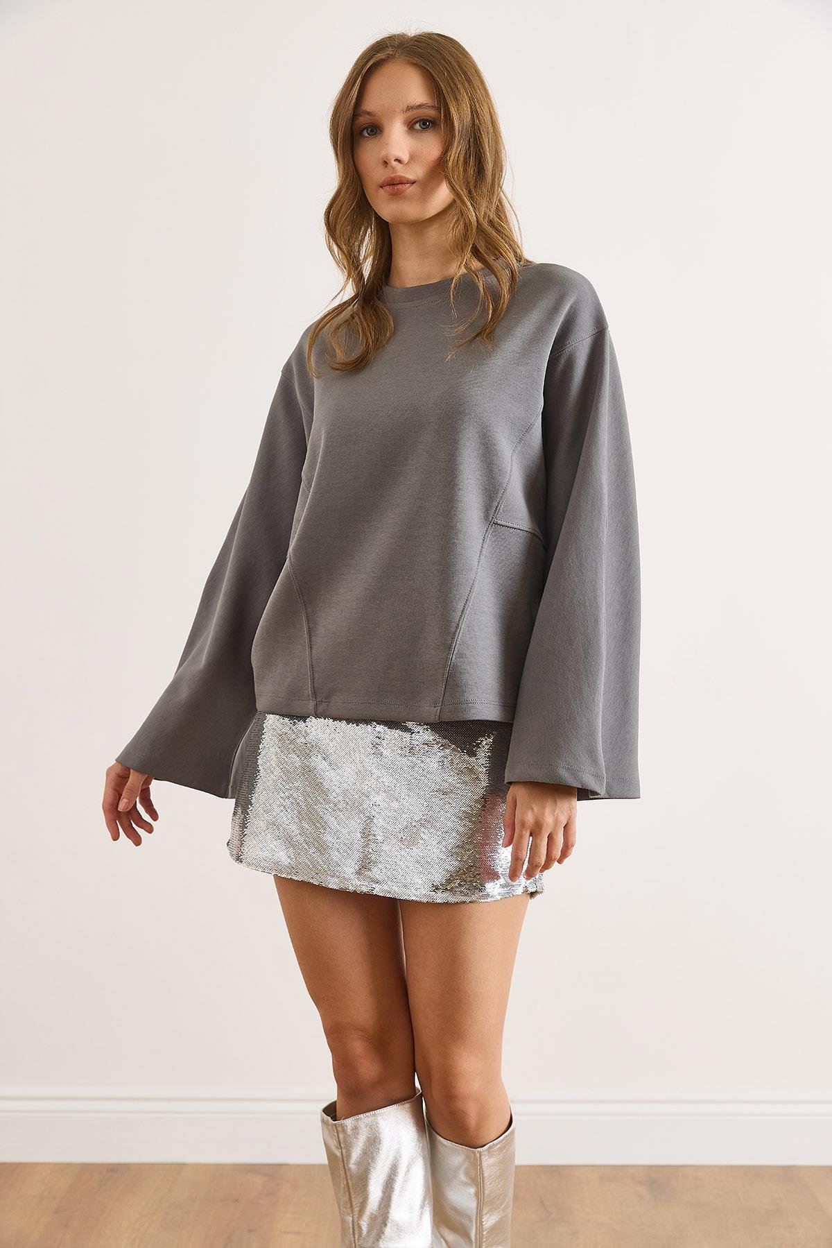 Dikiş Detaylı Yarasa Model Şardonsuz İnterlok Sweatshirt Füme