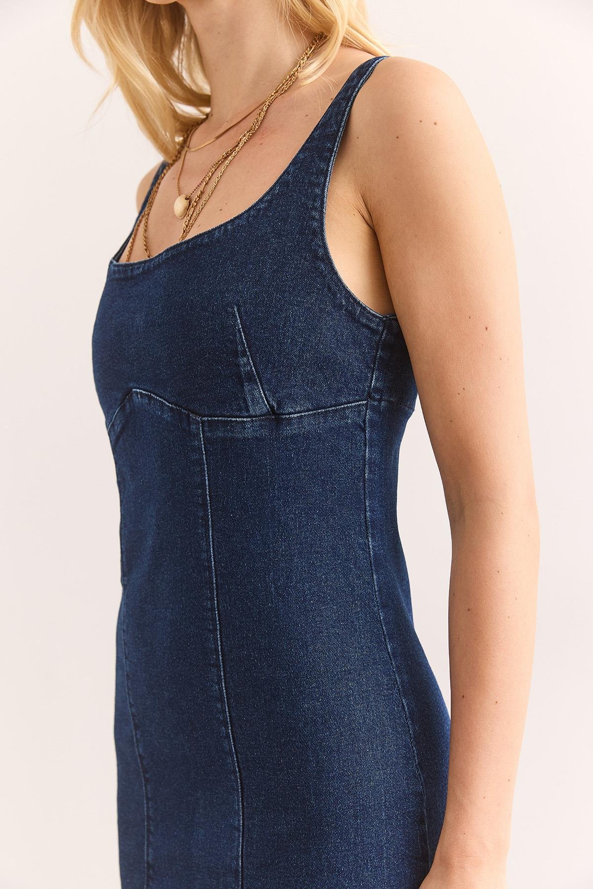 Dikiş Detaylı Yırtmaçlı Likralı Midi Denim Elbise Lacivert